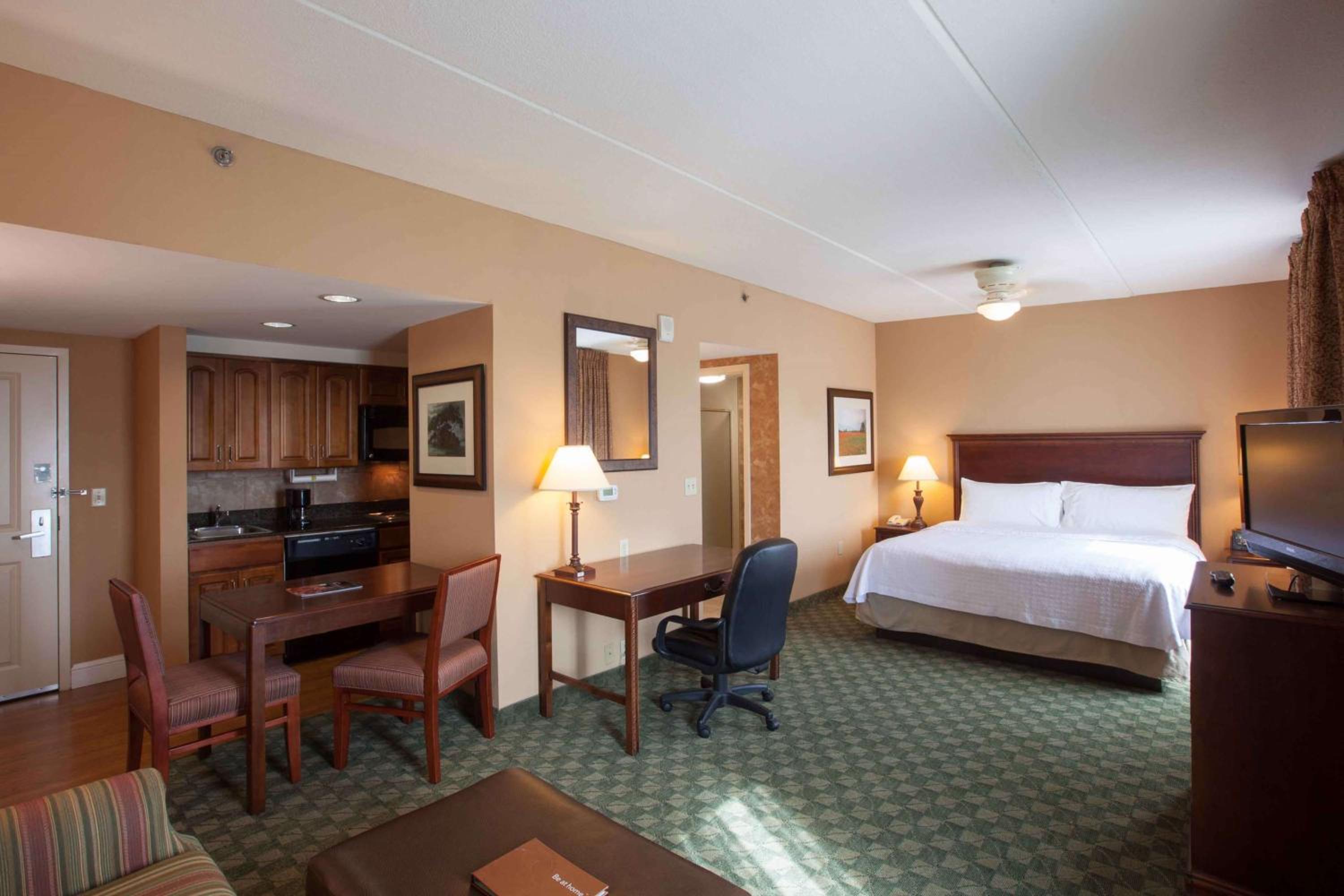 King Studio Suite - Non-Smoking - Photo 1