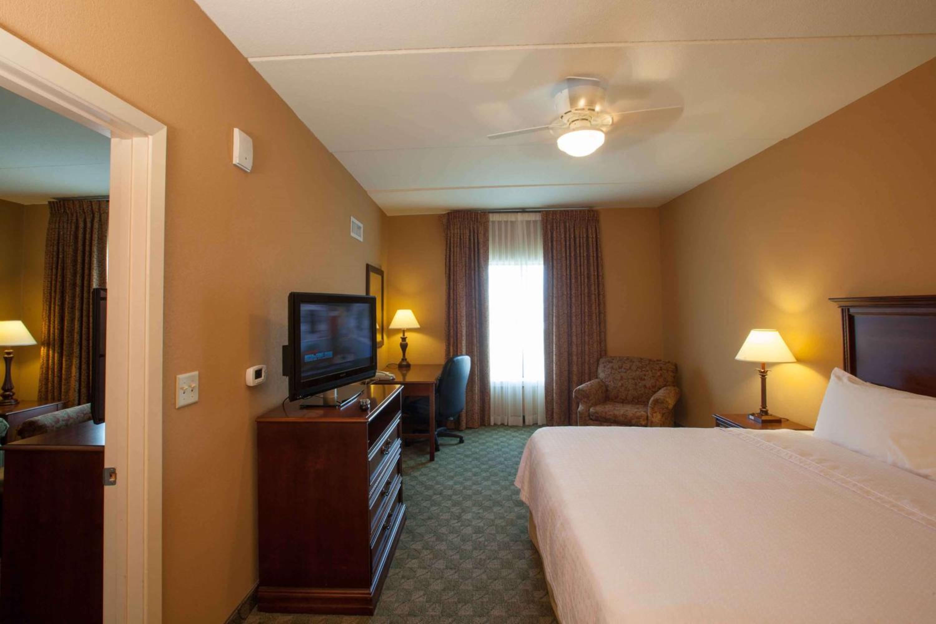 One-Bedroom King Suite - Non-Smoking - Photo 6