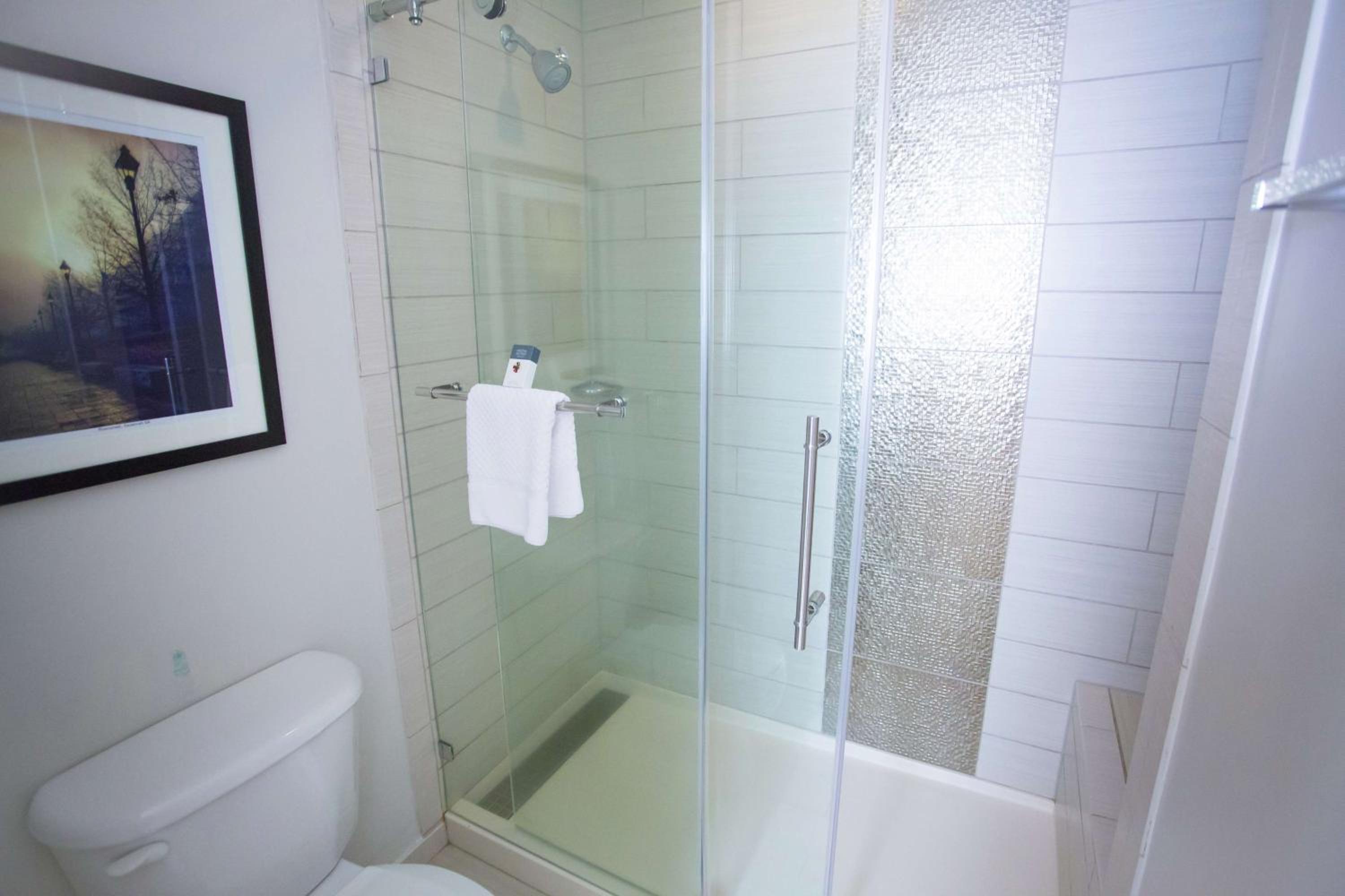 King Room with City View - Photo 2