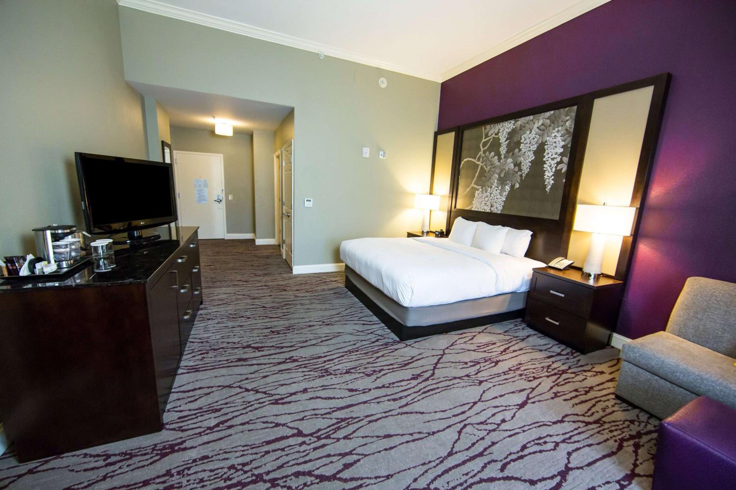 Queen Room with Two Queen Beds - Hearing Access