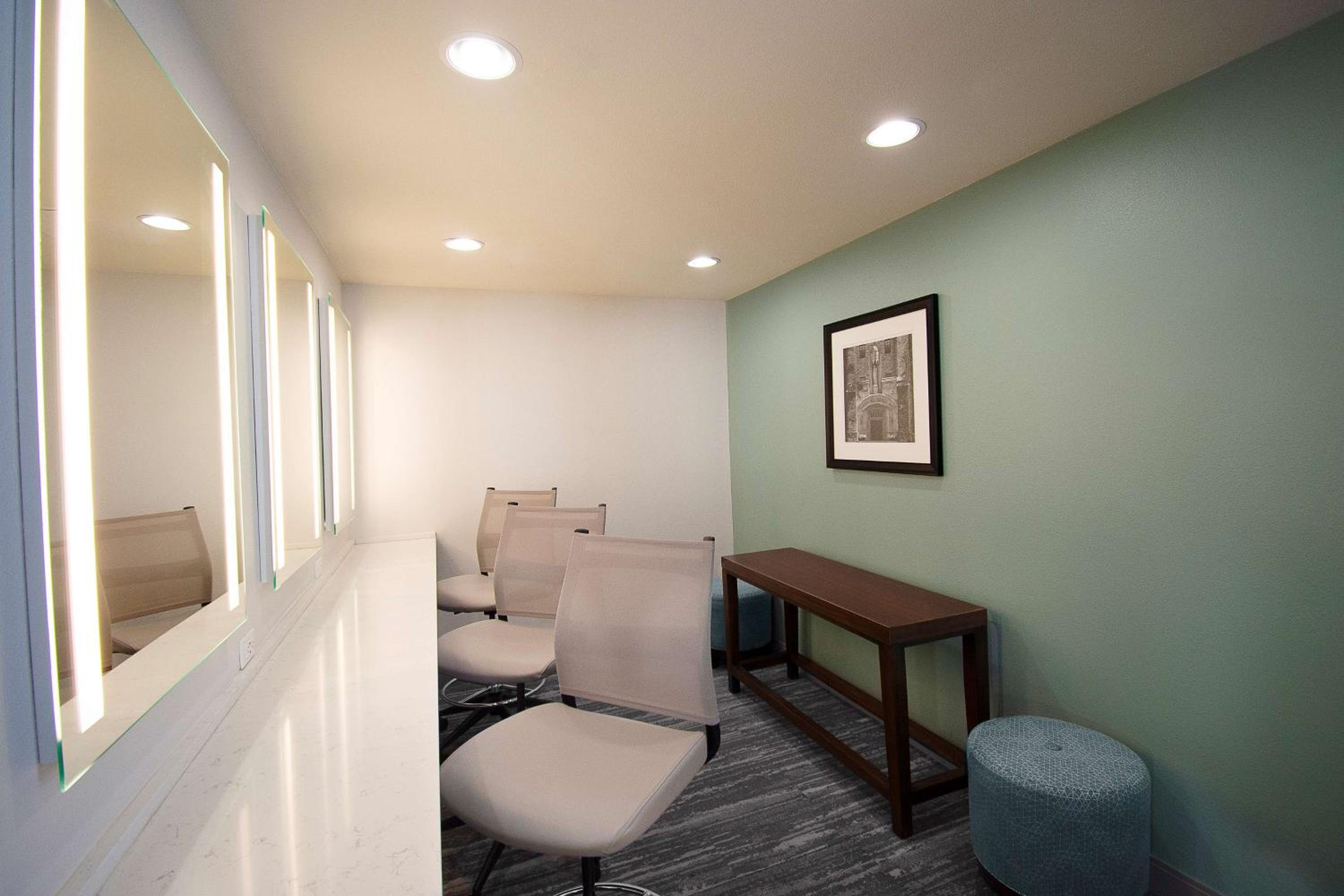 Deluxe King Studio Suite - Non-Smoking - Photo 3