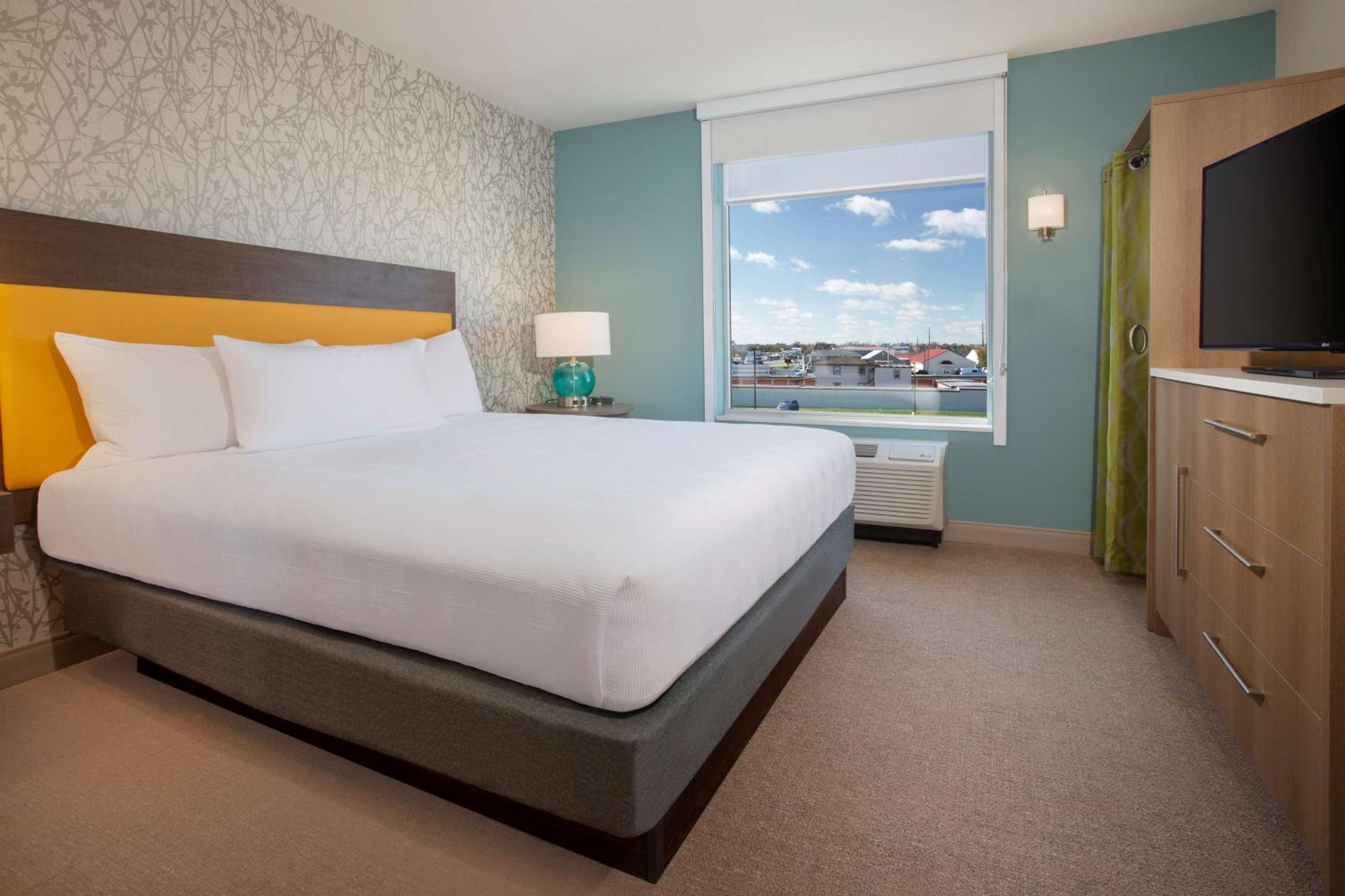One-Bedroom King Suite - Non-Smoking