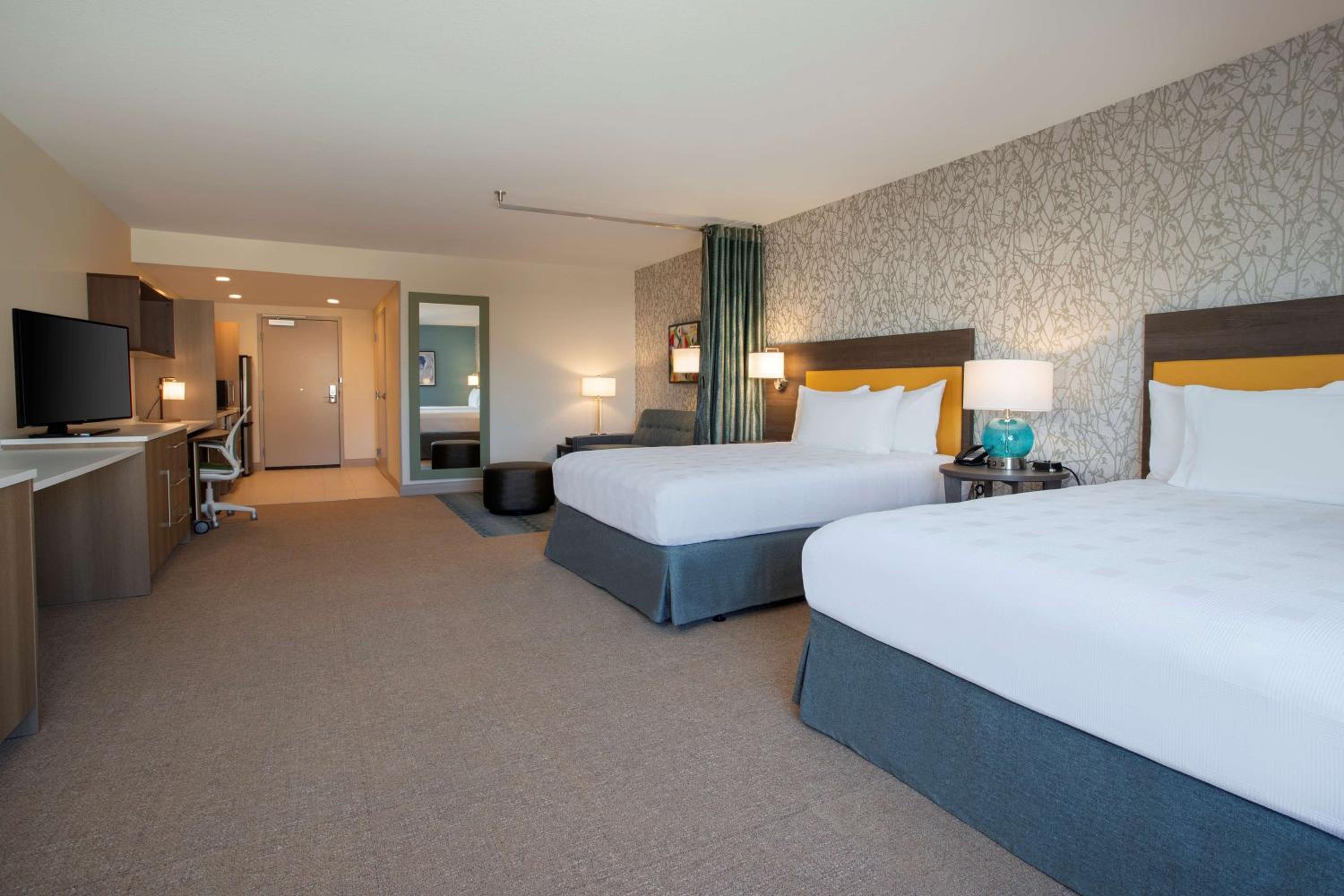 Queen Studio Suite with Two Queen Beds and Roll-In Shower - Mobility/Hearing Accessible