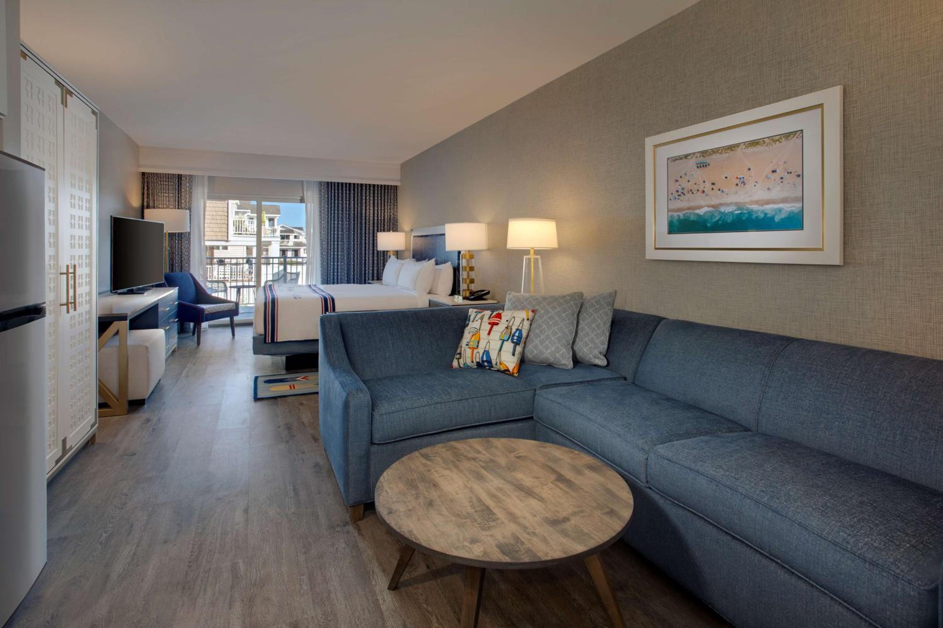 Junior King Suite with Kitchenette - Photo 1