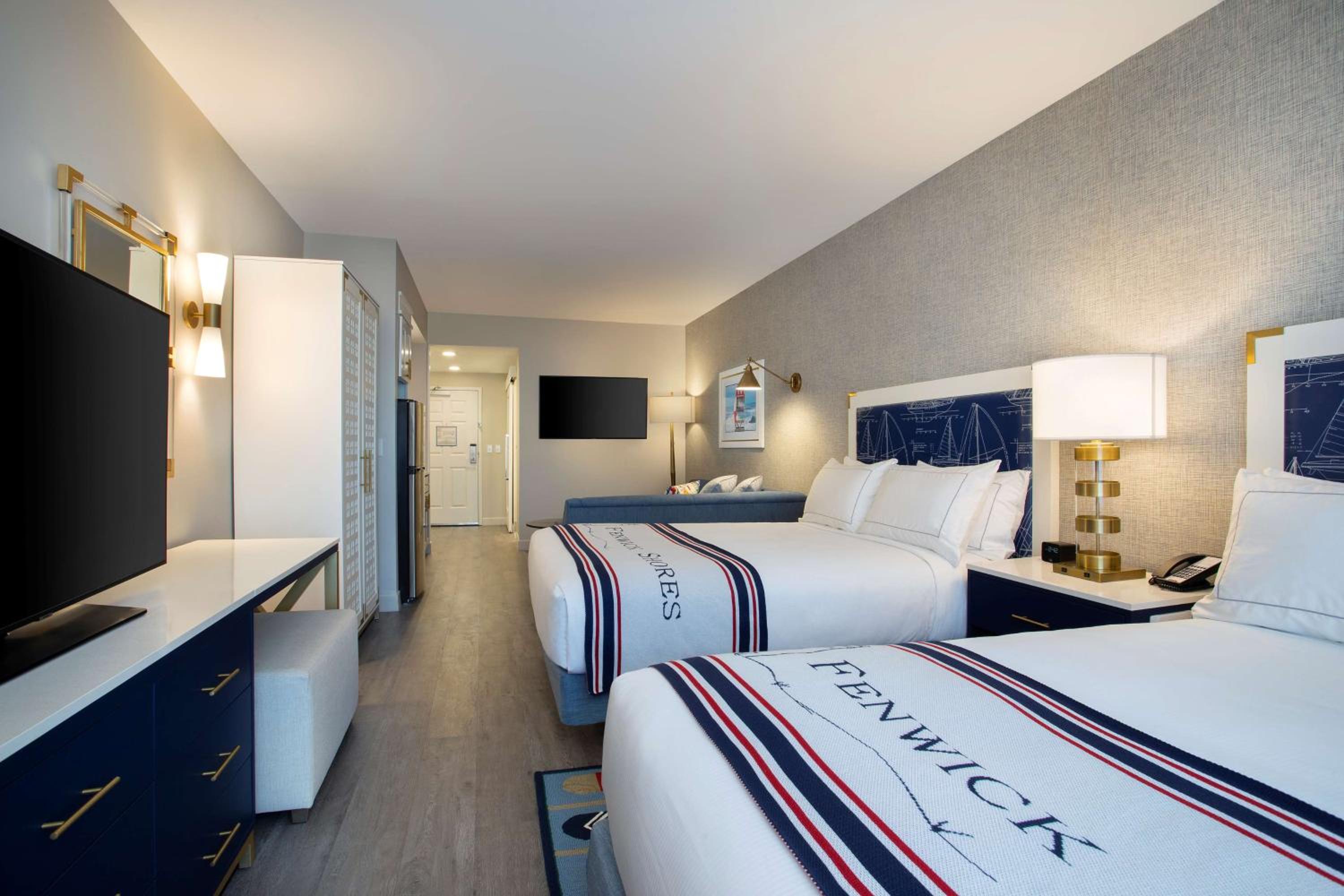 Premium Junior Suite with Two Queen Beds - Photo 3