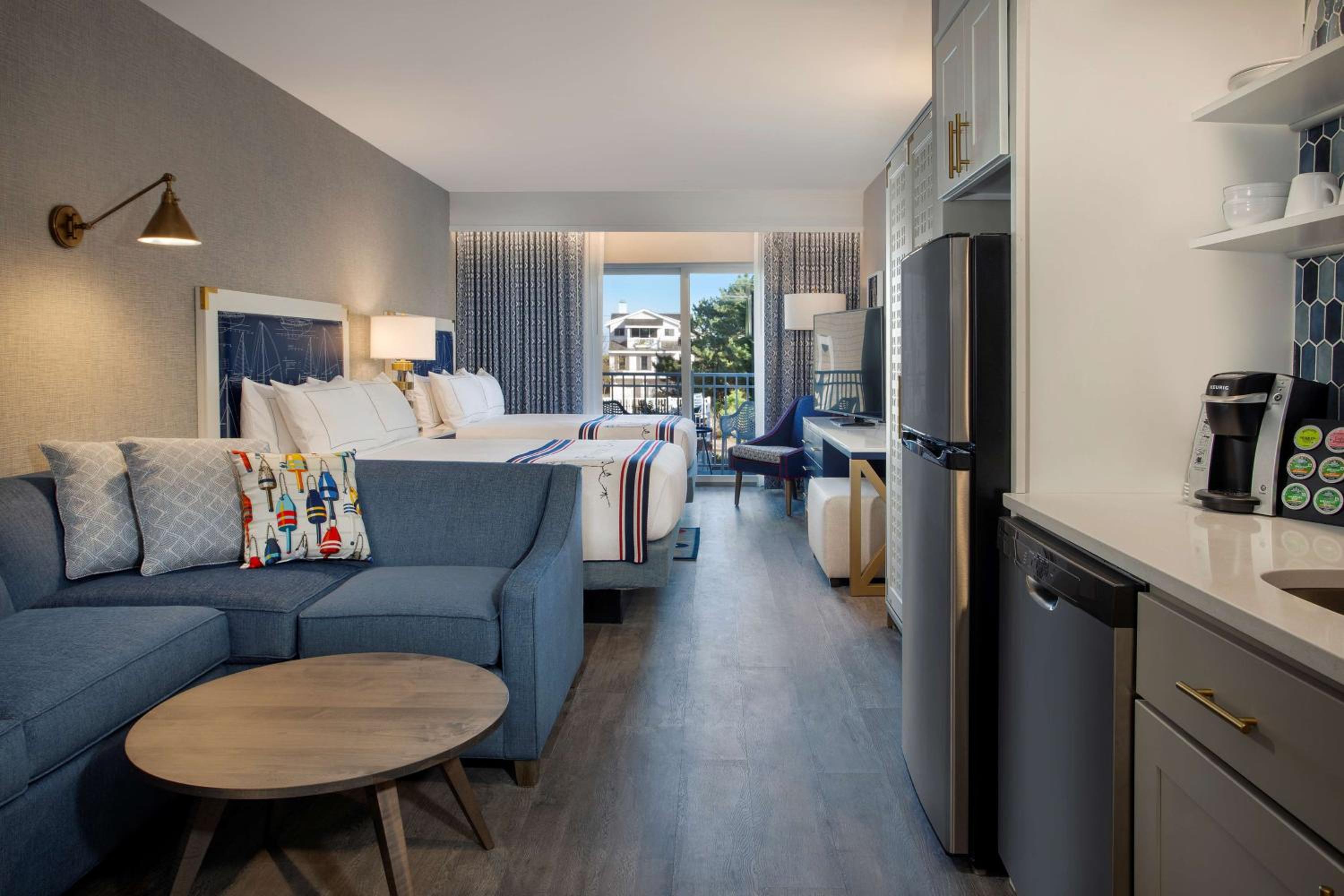 Premium Junior Suite with Two Queen Beds - Photo 1