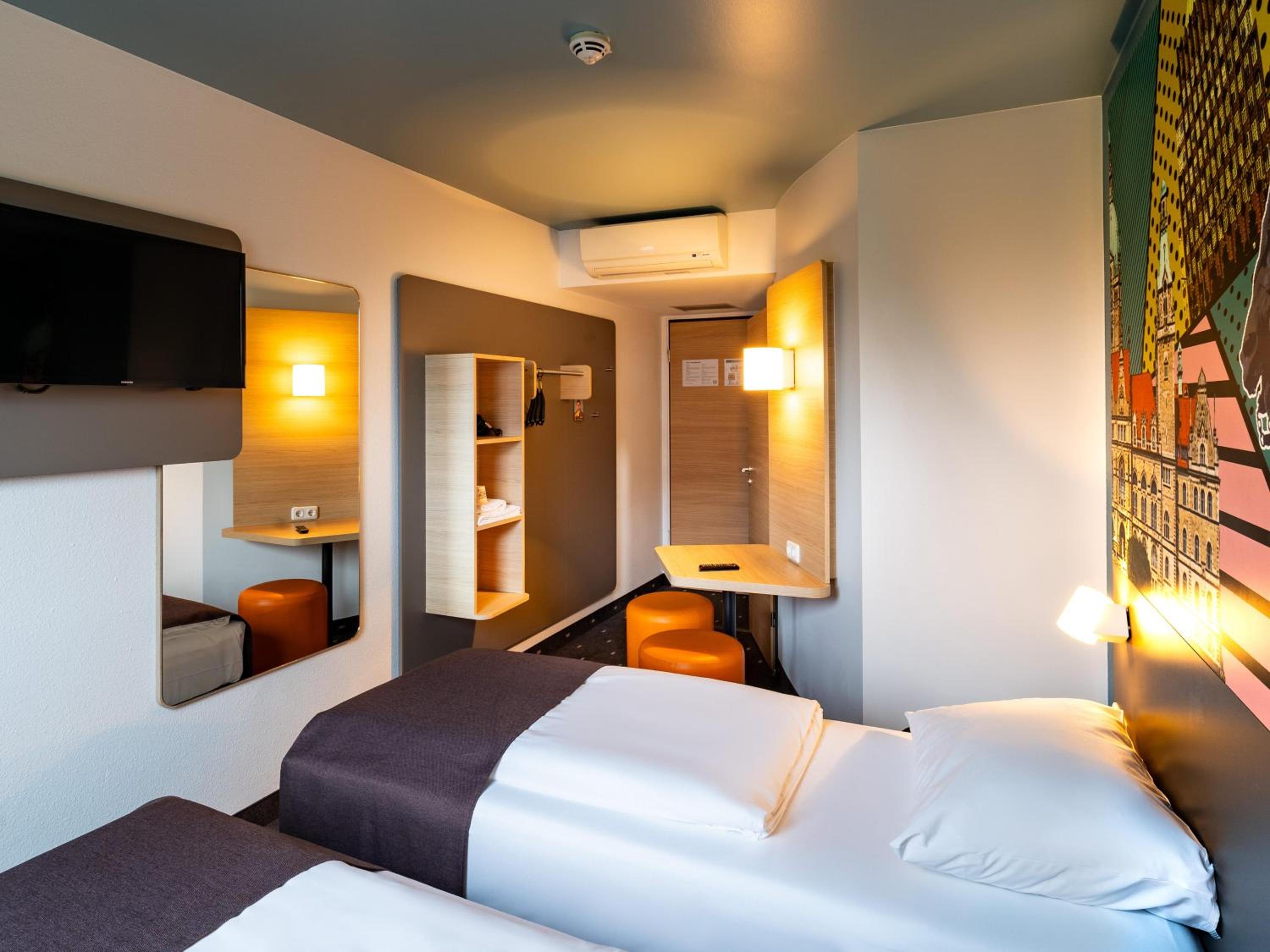 Twin Room - Photo 5