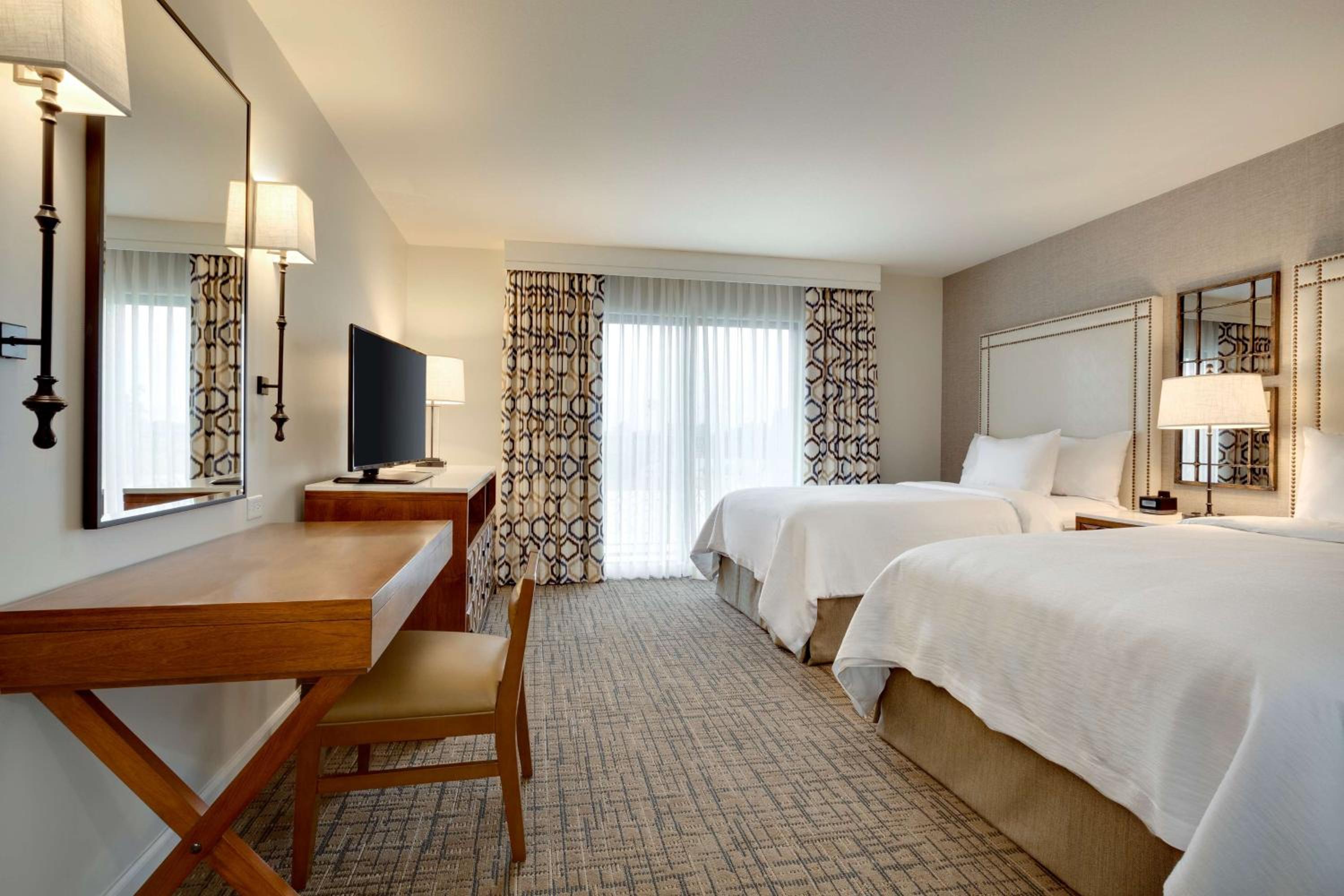 Two-Bedroom Suite - Photo 3