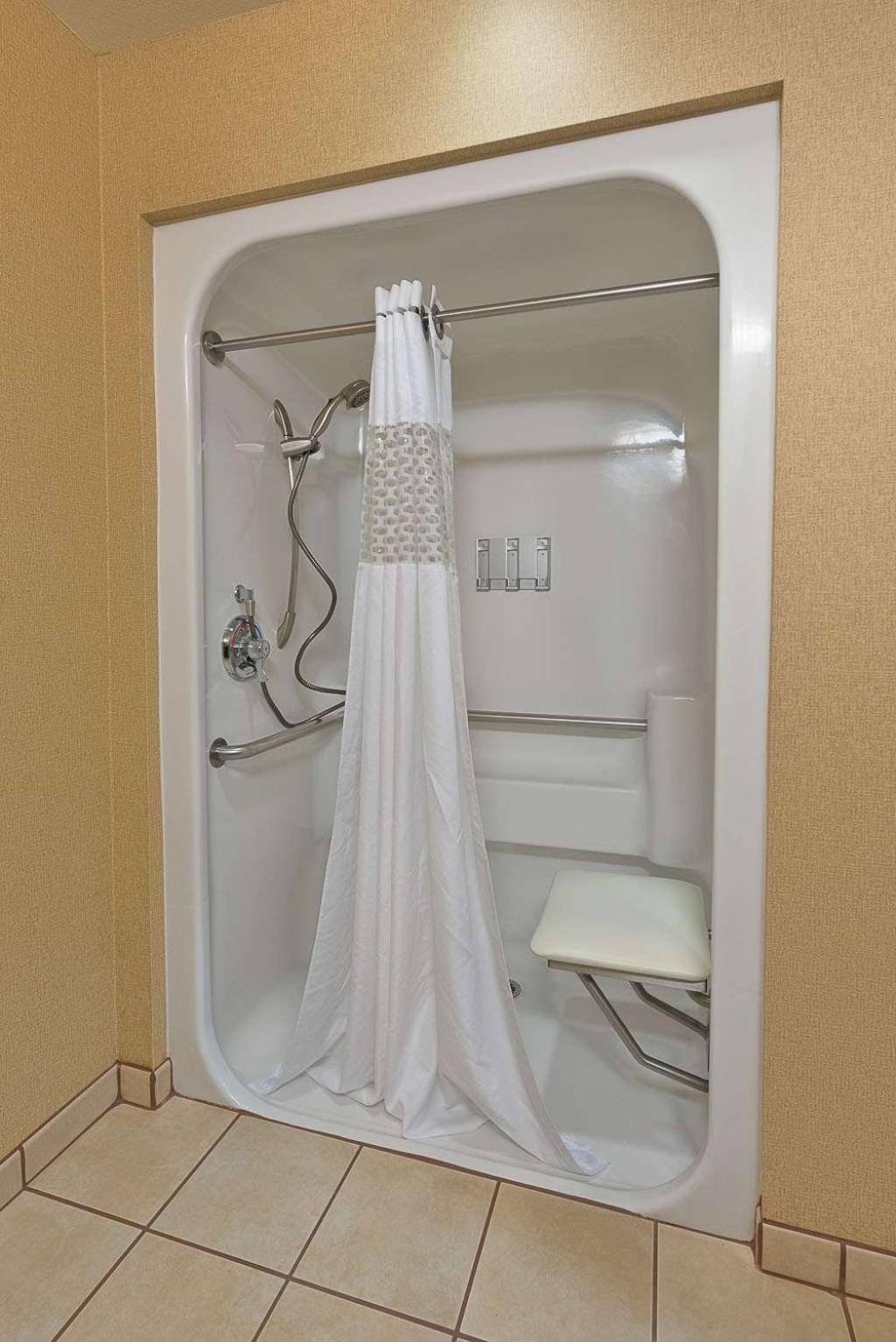 King Room Mobility and Hearing Access/Non-Smoking photo 2