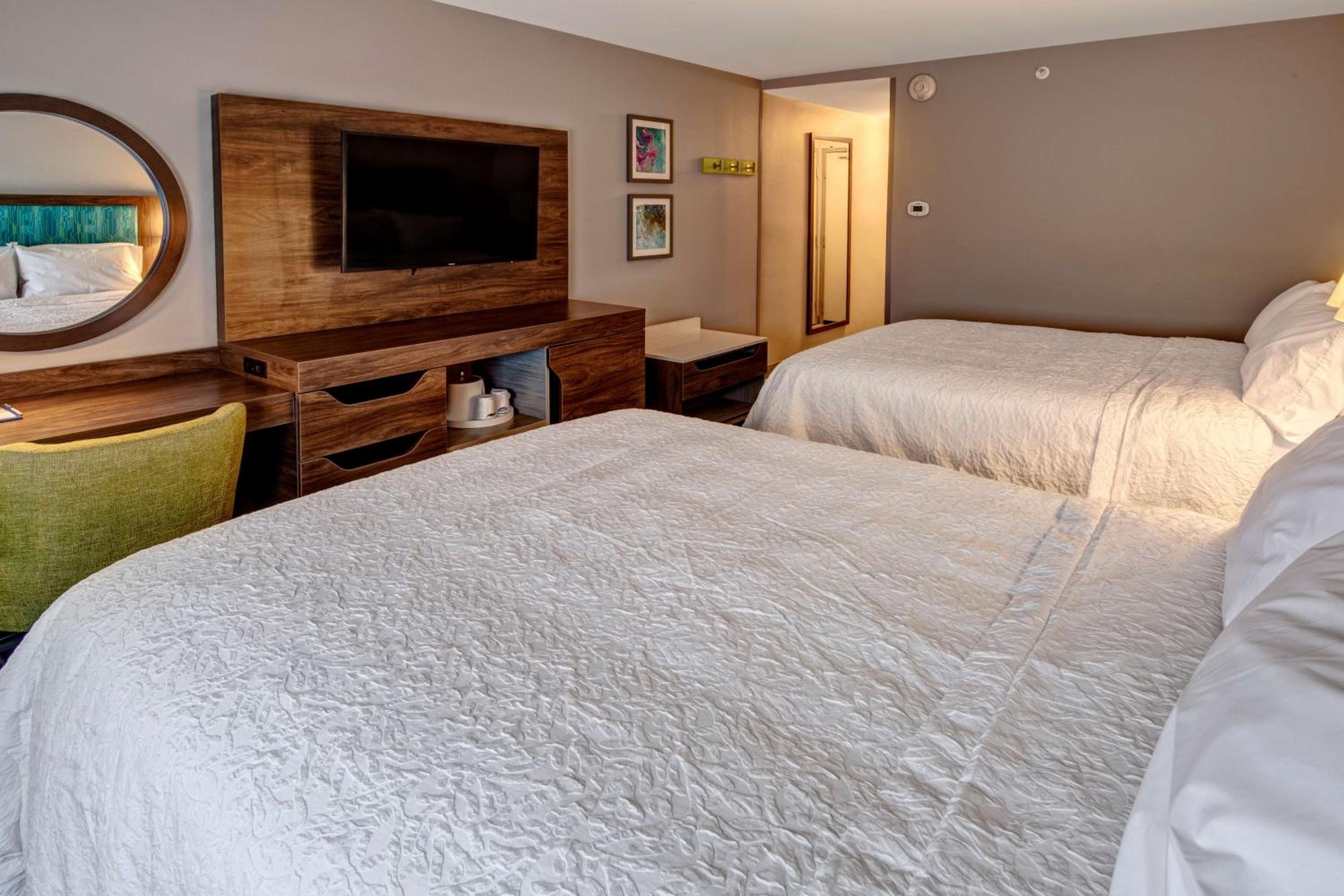 Queen Room with Two Queen Beds - Hearing Access/Non-Smoking