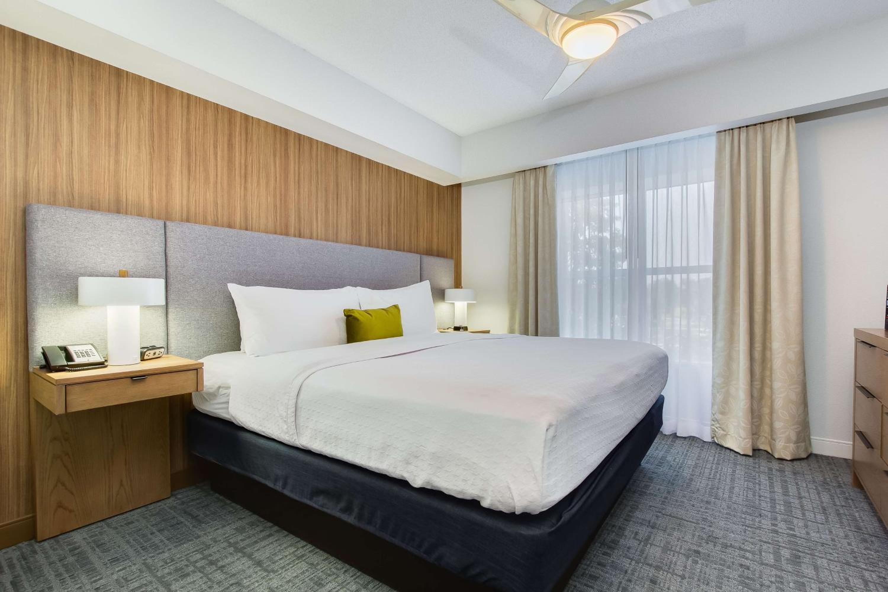 One-Bedroom King Suite - Non-Smoking - Photo 1