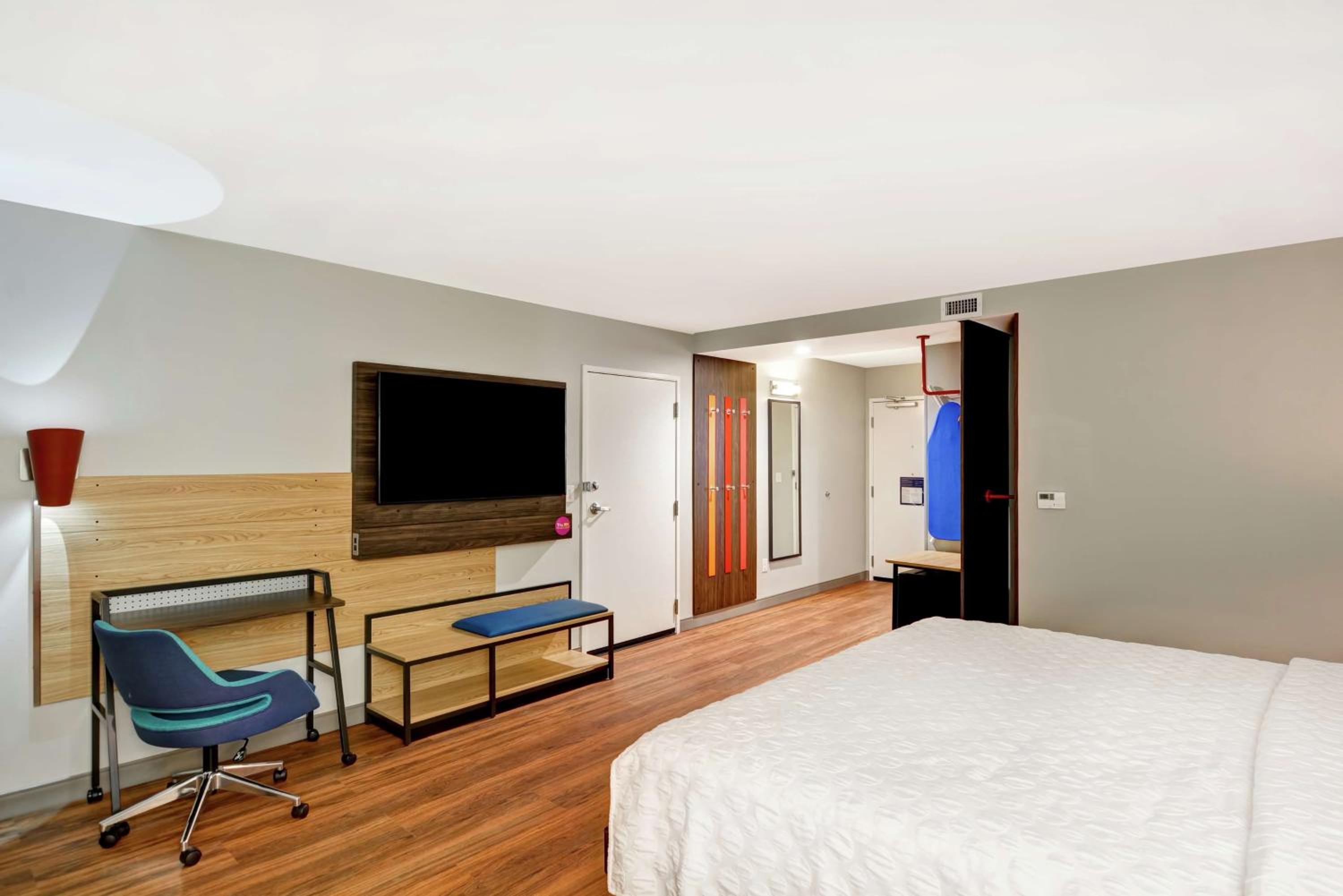 King Room - Hearing Access - Photo 6
