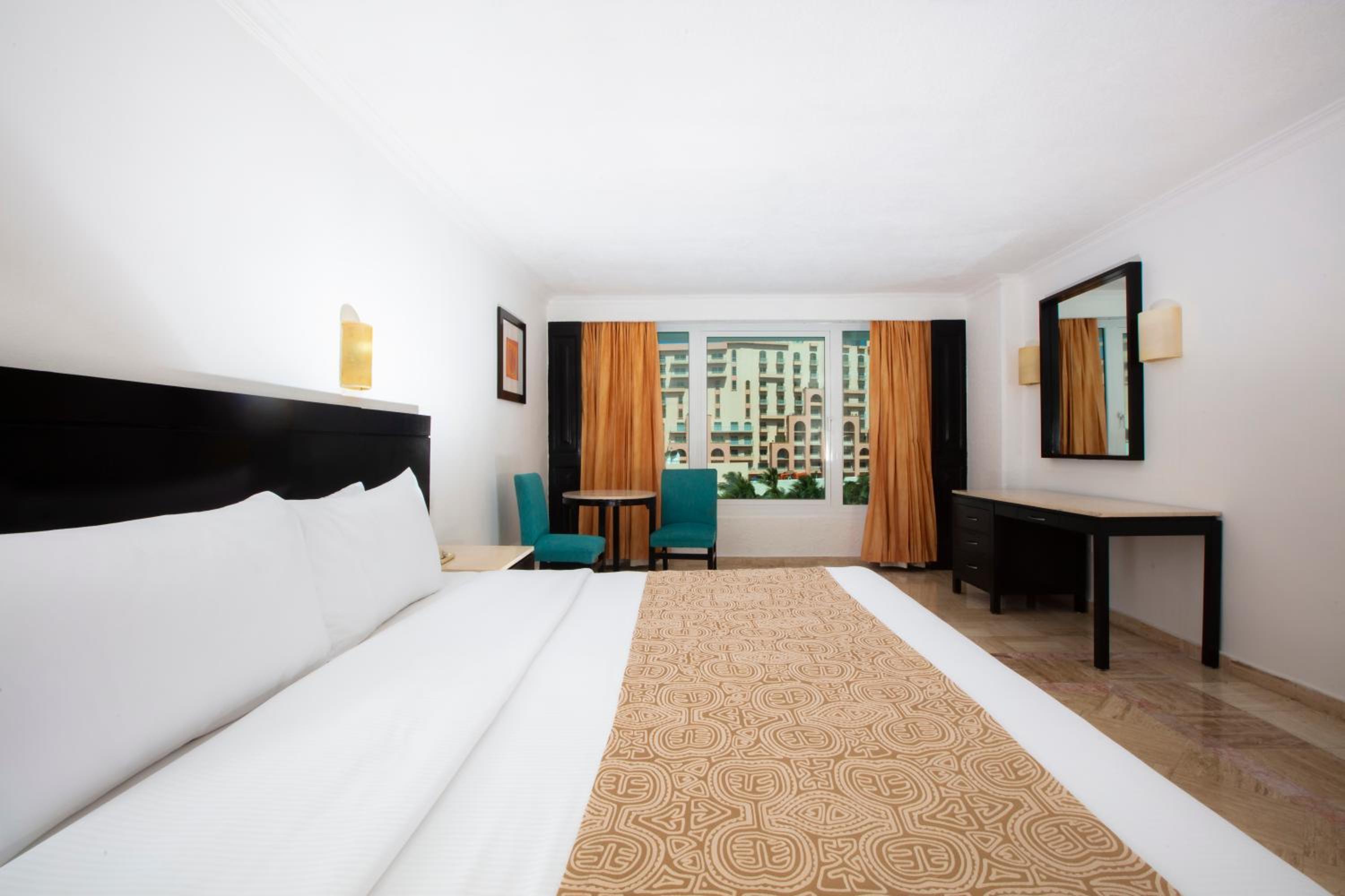 Standard King Room photo 3