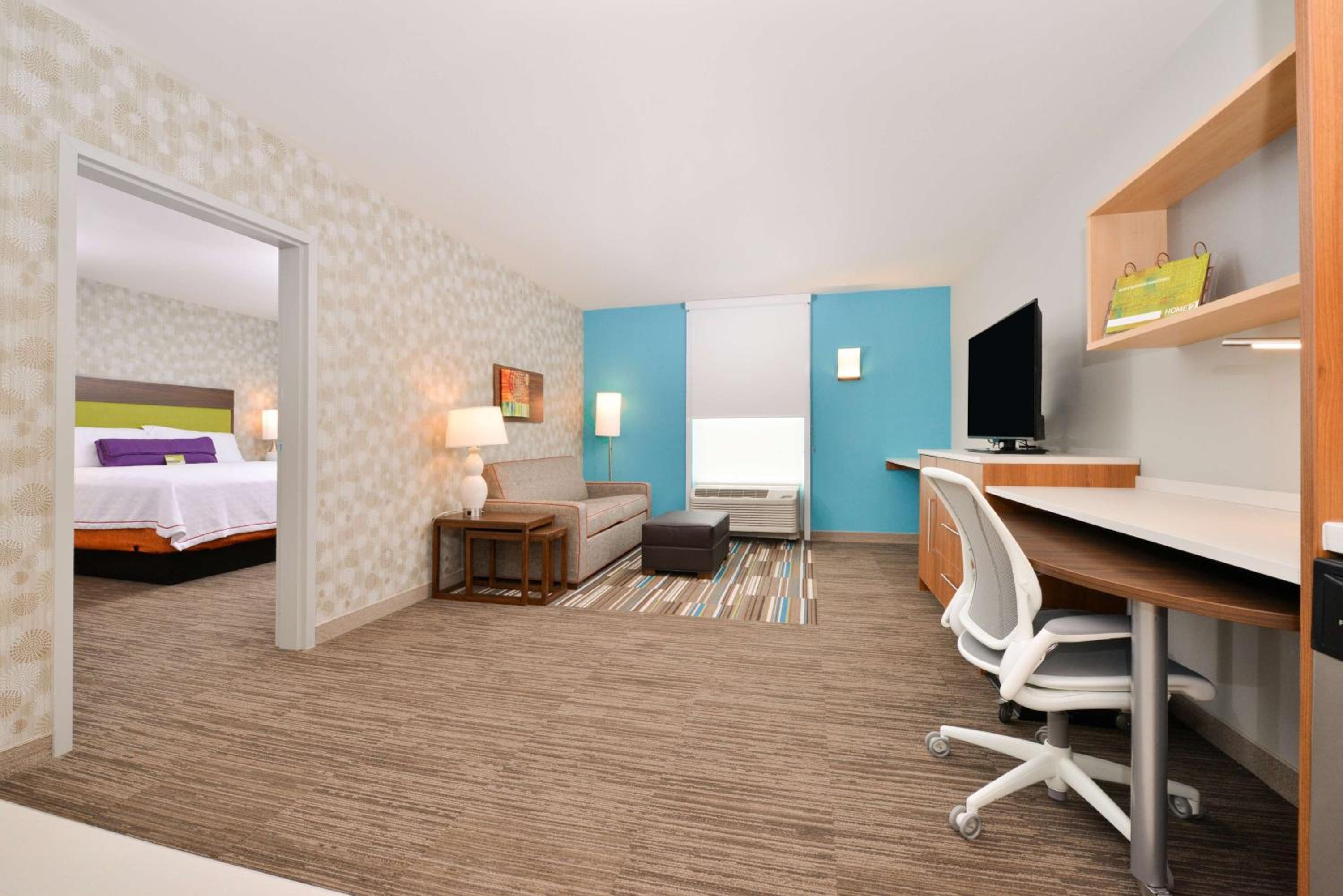 One-Bedroom King Suite - Non-Smoking - Photo 2