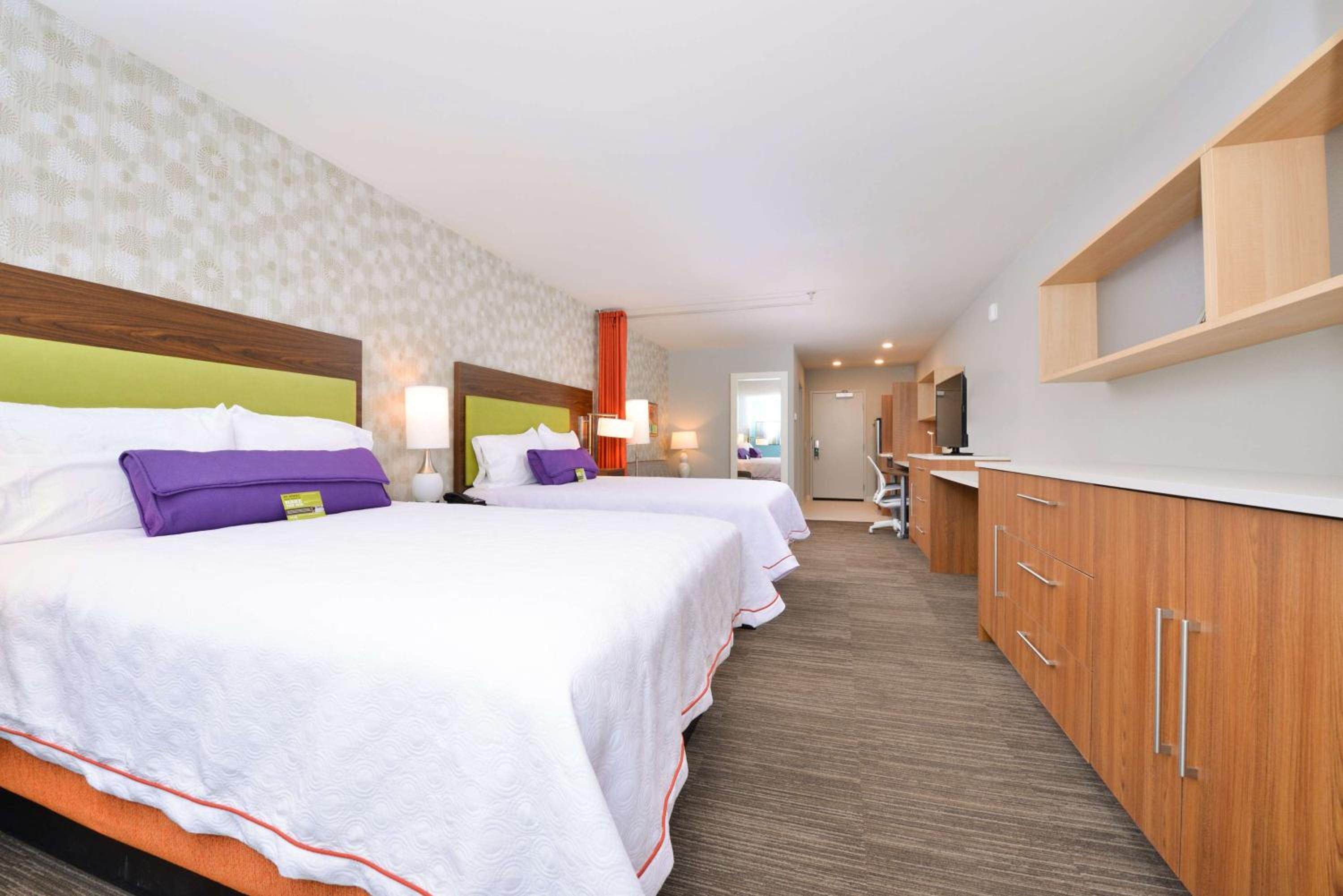 Queen Studio with Two Queen Beds - Non-Smoking - Photo 6