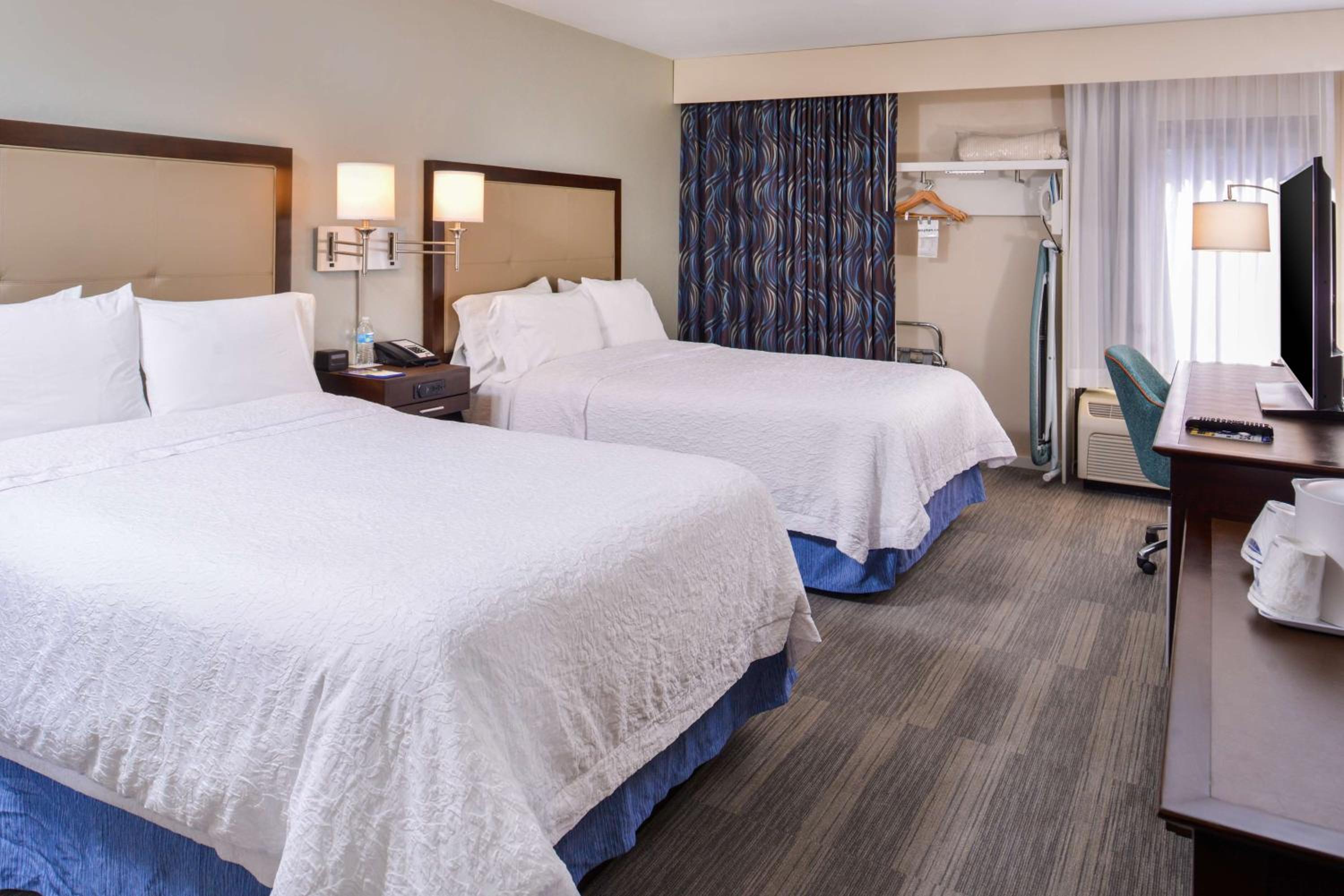 Double Room with Two Double Beds - Non-Smoking - Photo 1