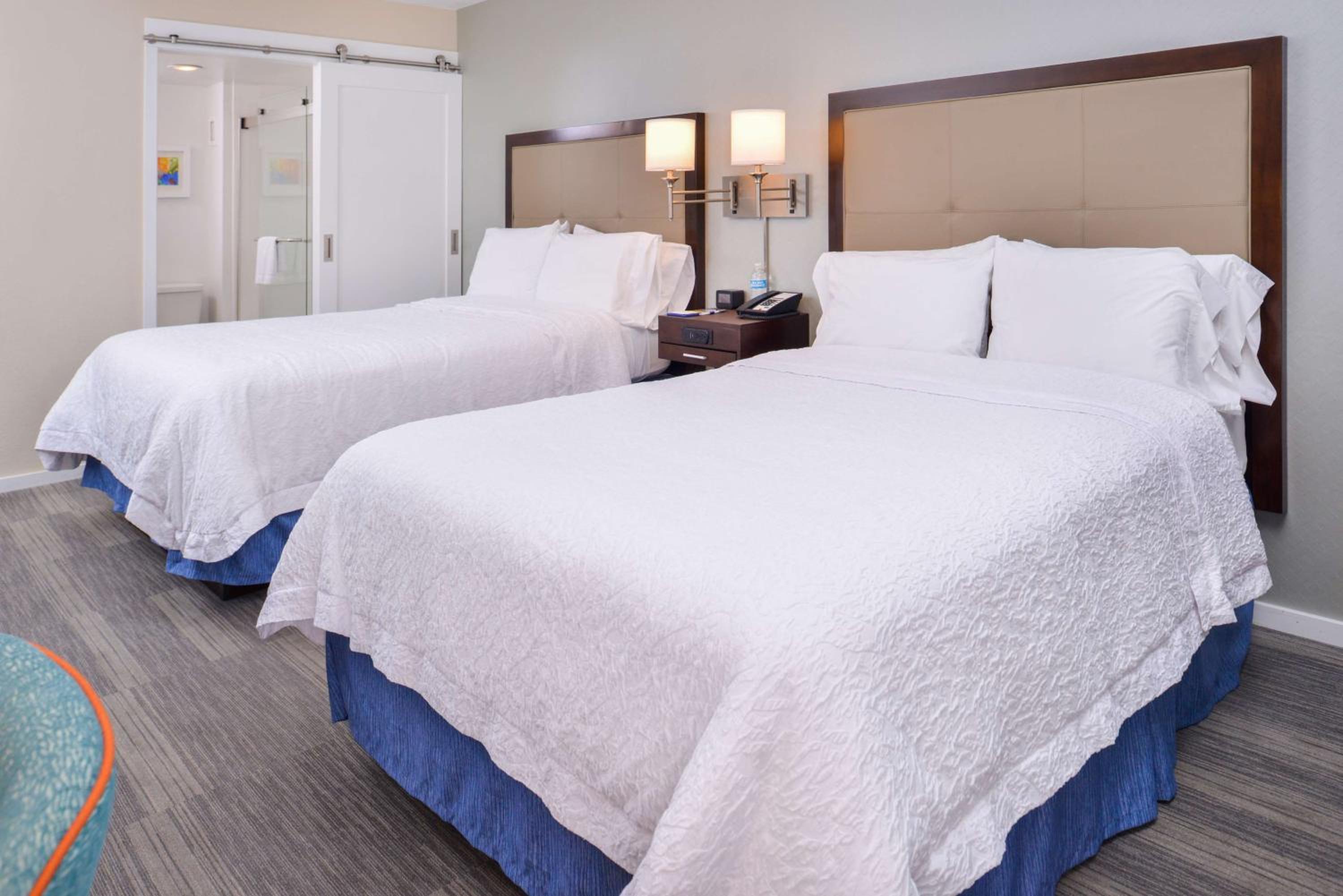 Double Room with Two Double Beds - Non-Smoking - Photo 3