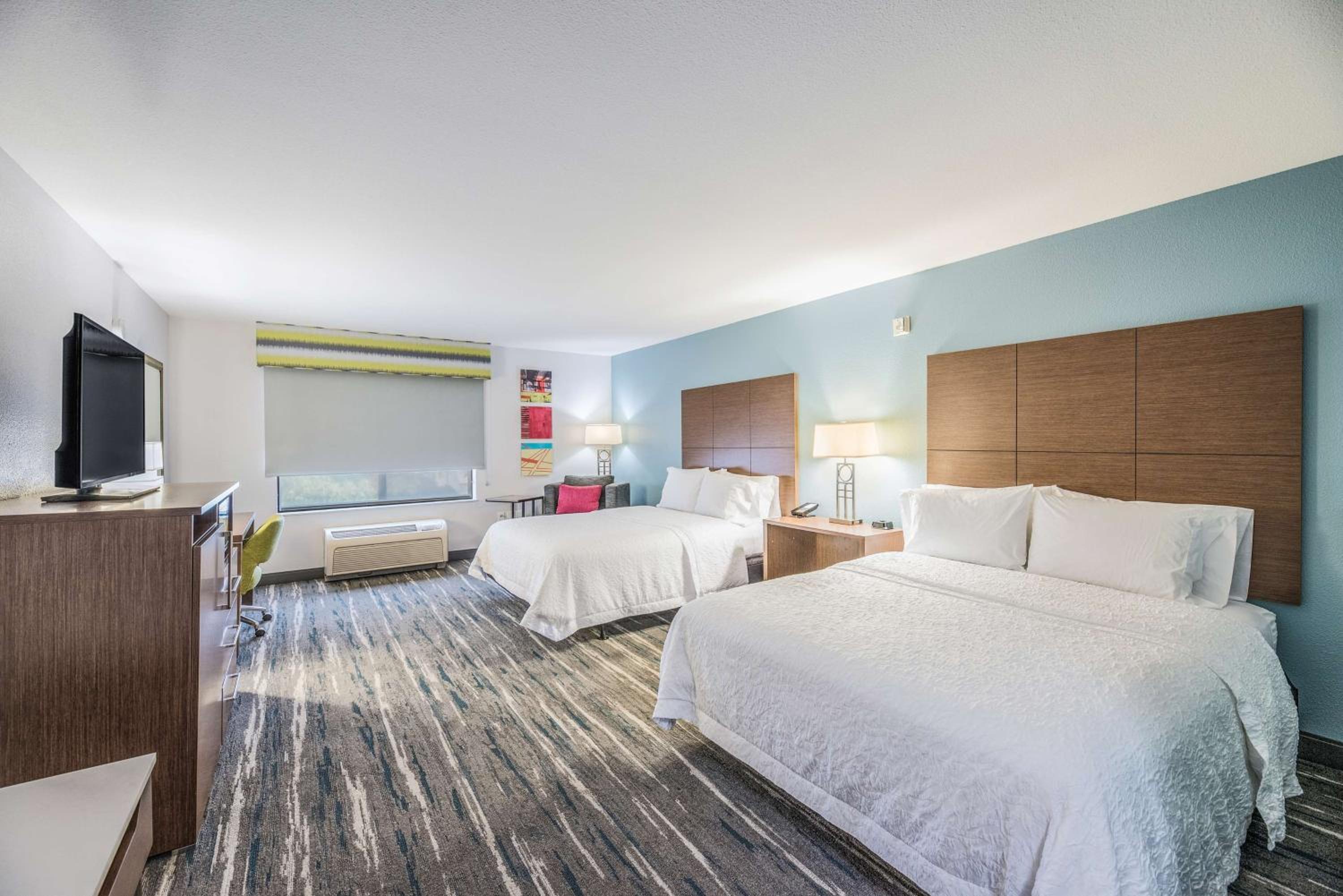 Queen Room with Two Queen Beds - Mobility and Hearing Access/Non-Smoking - Photo 2