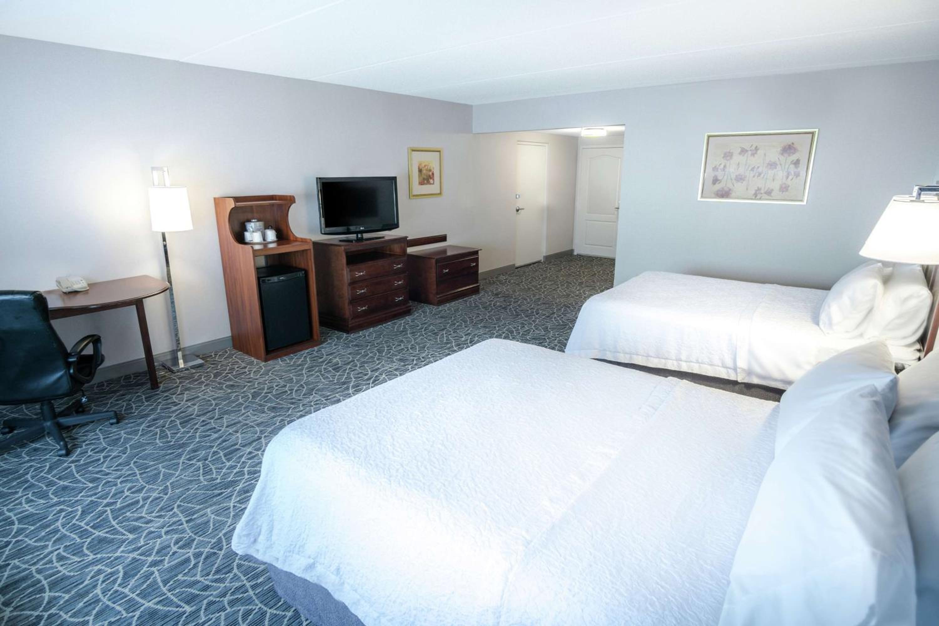 Queen Room with Two Queen Beds - Mobility and Hearing Access/Non-Smoking - Photo 3