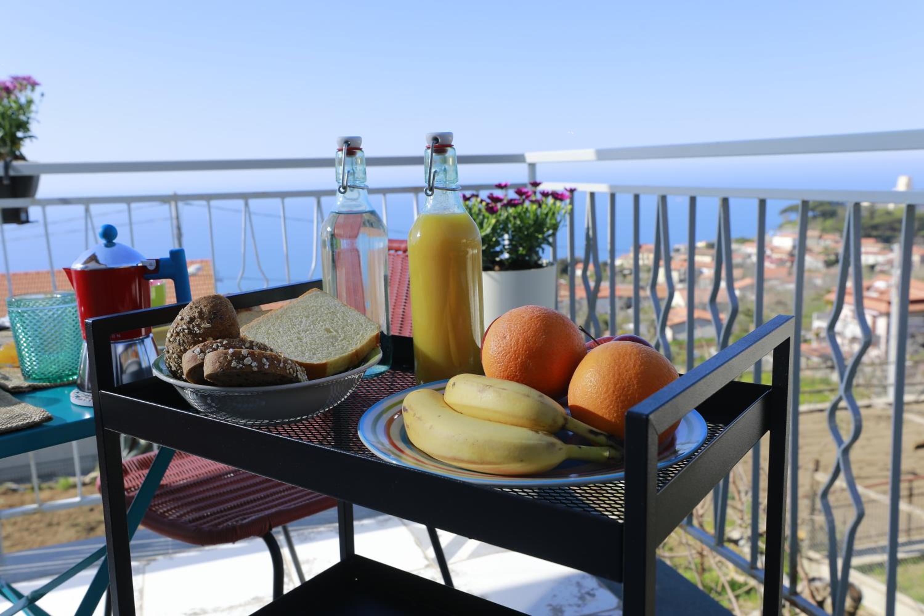Double Room with Balcony and Sea View photo 2