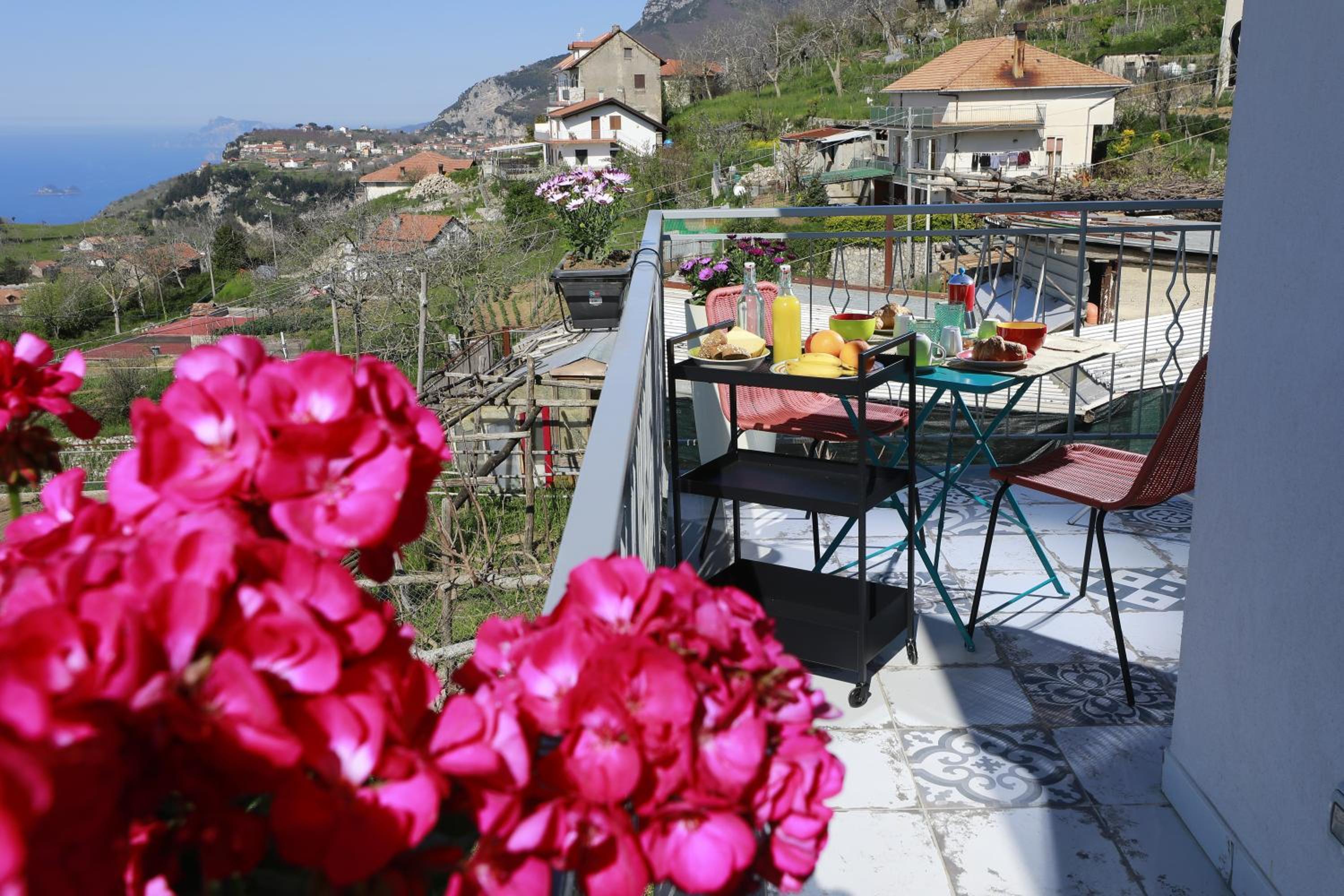 Double Room with Balcony and Sea View photo 3