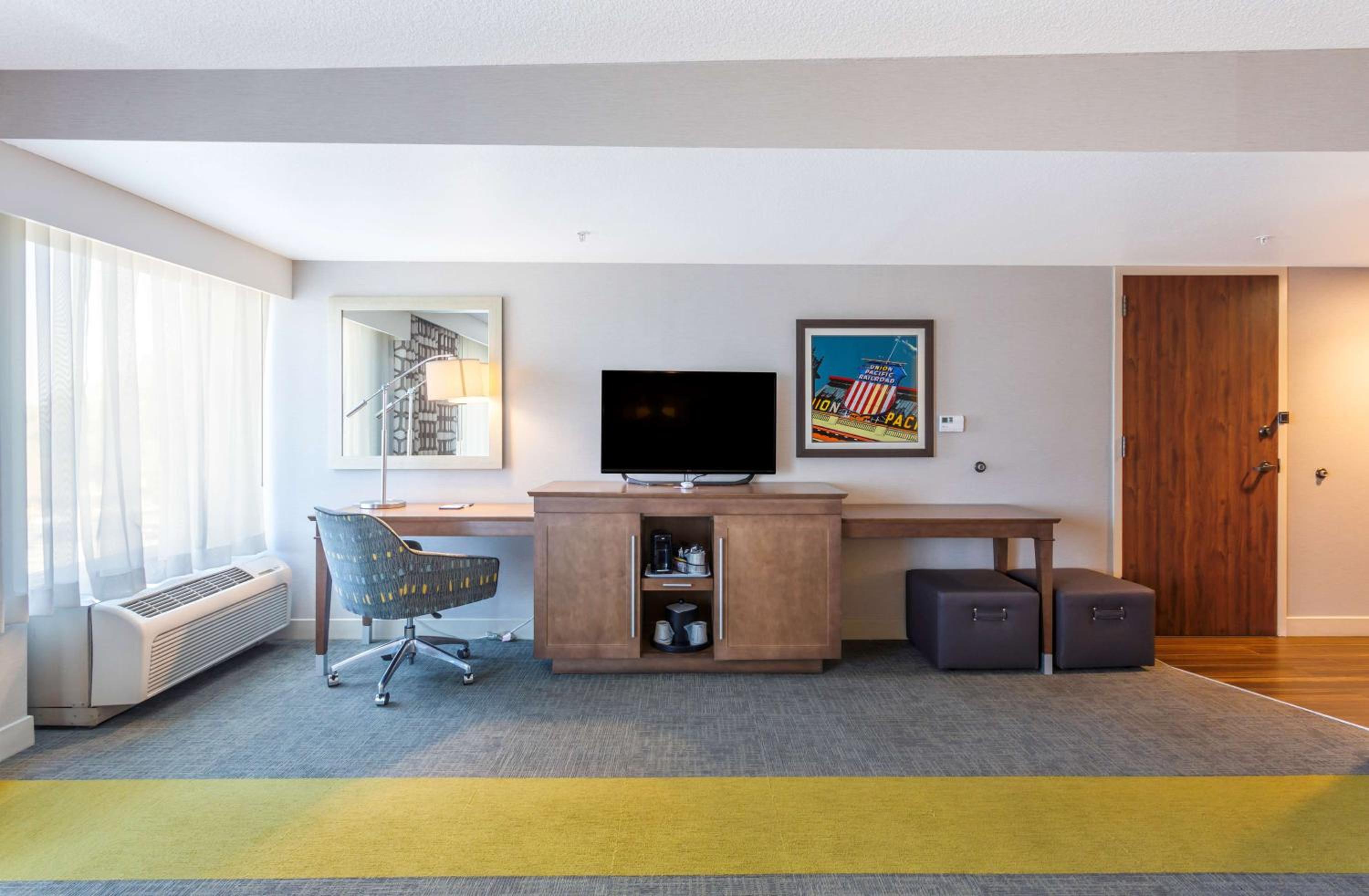 Queen Room with Two Queen Beds - Disability Access/Non-Smoking - Photo 6