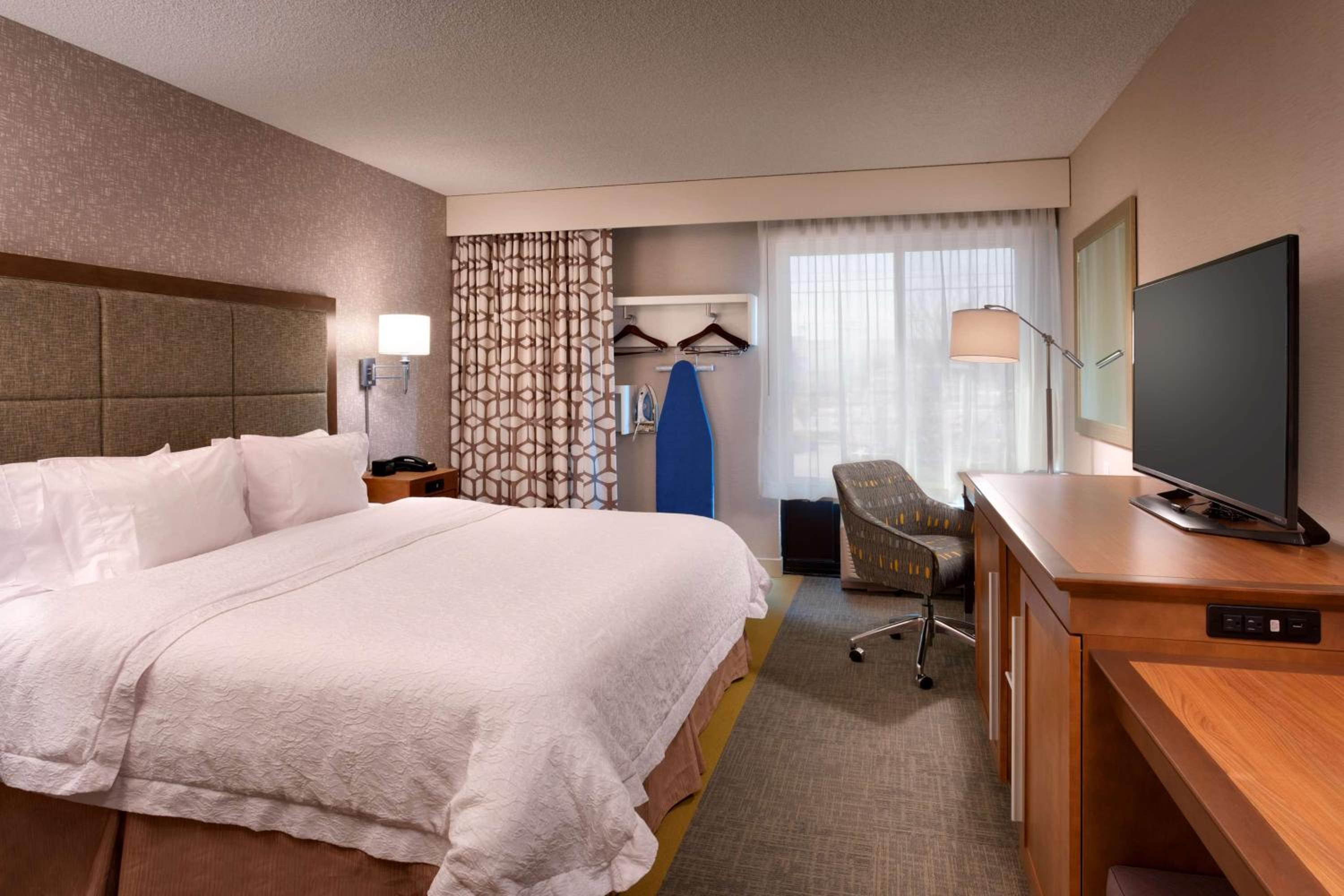 King Room - Mobility Access/Non-Smoking - Photo 4