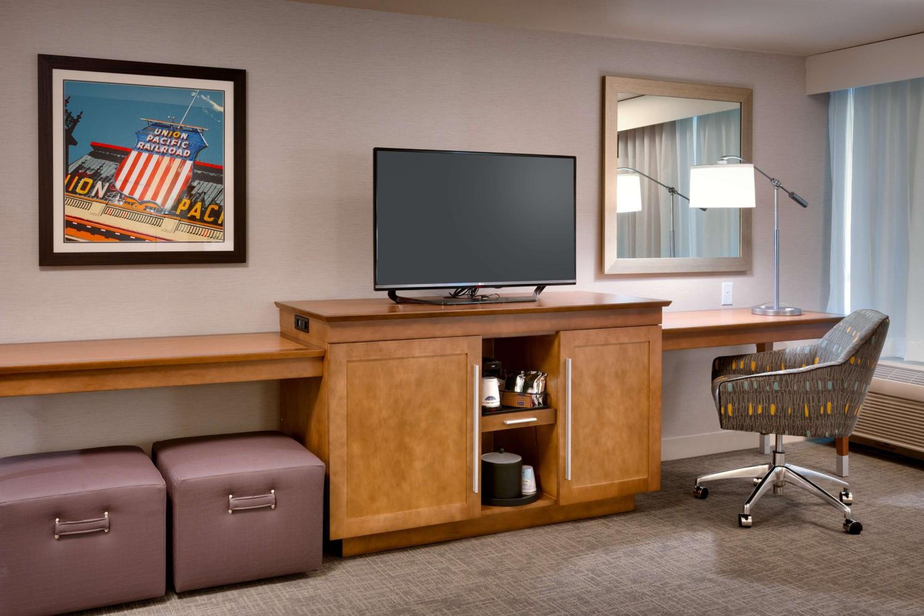 Studio King Suite - Photo 2