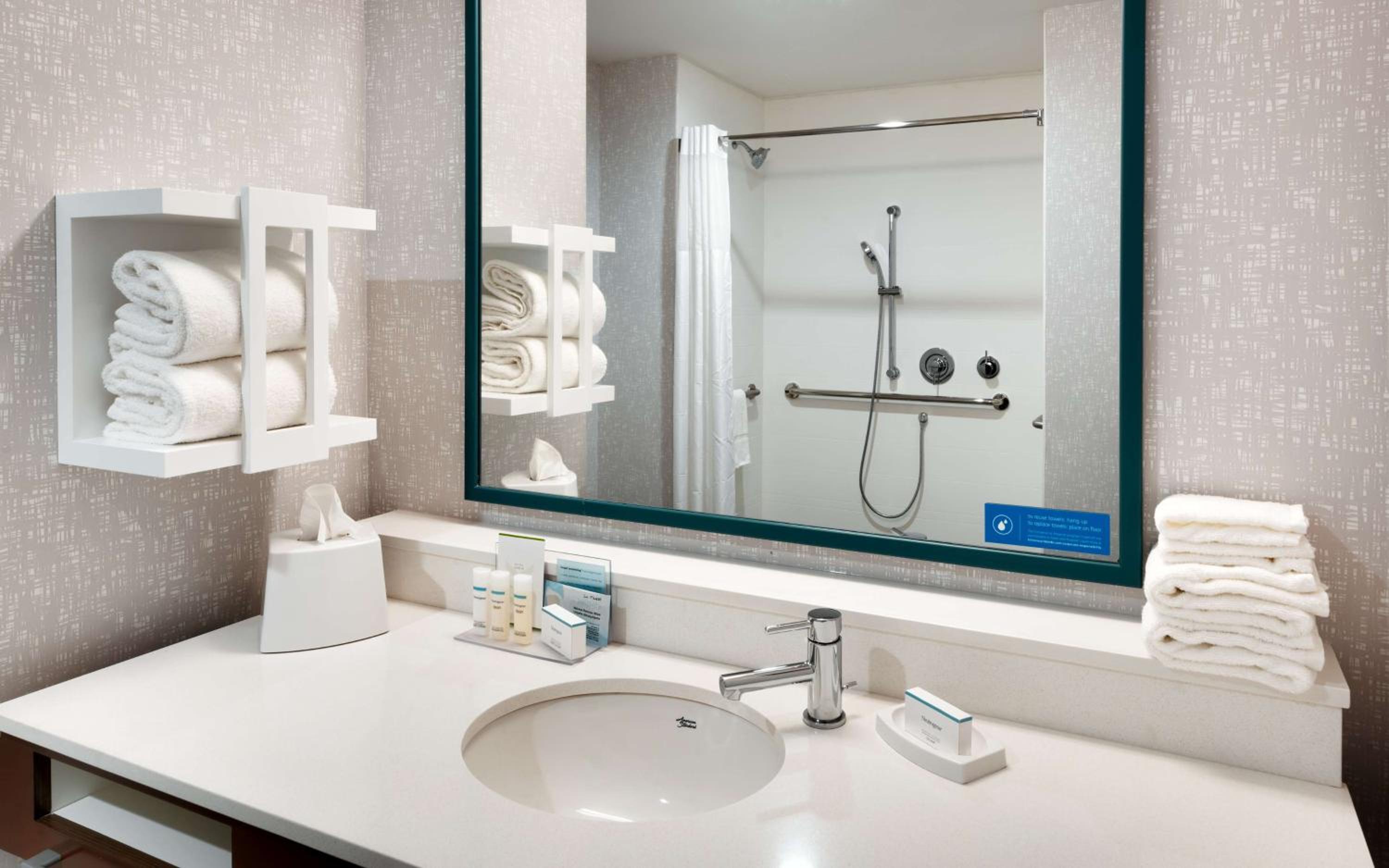 King Room - Mobility Access/Non-Smoking - Photo 2