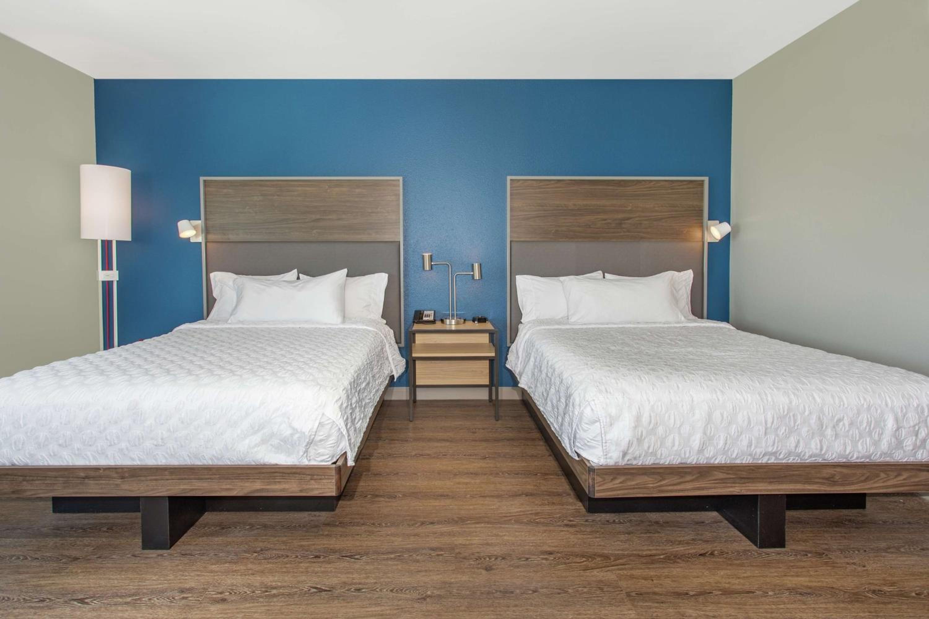 Queen Room with Two Queen Beds - Mobility Access - Photo 4