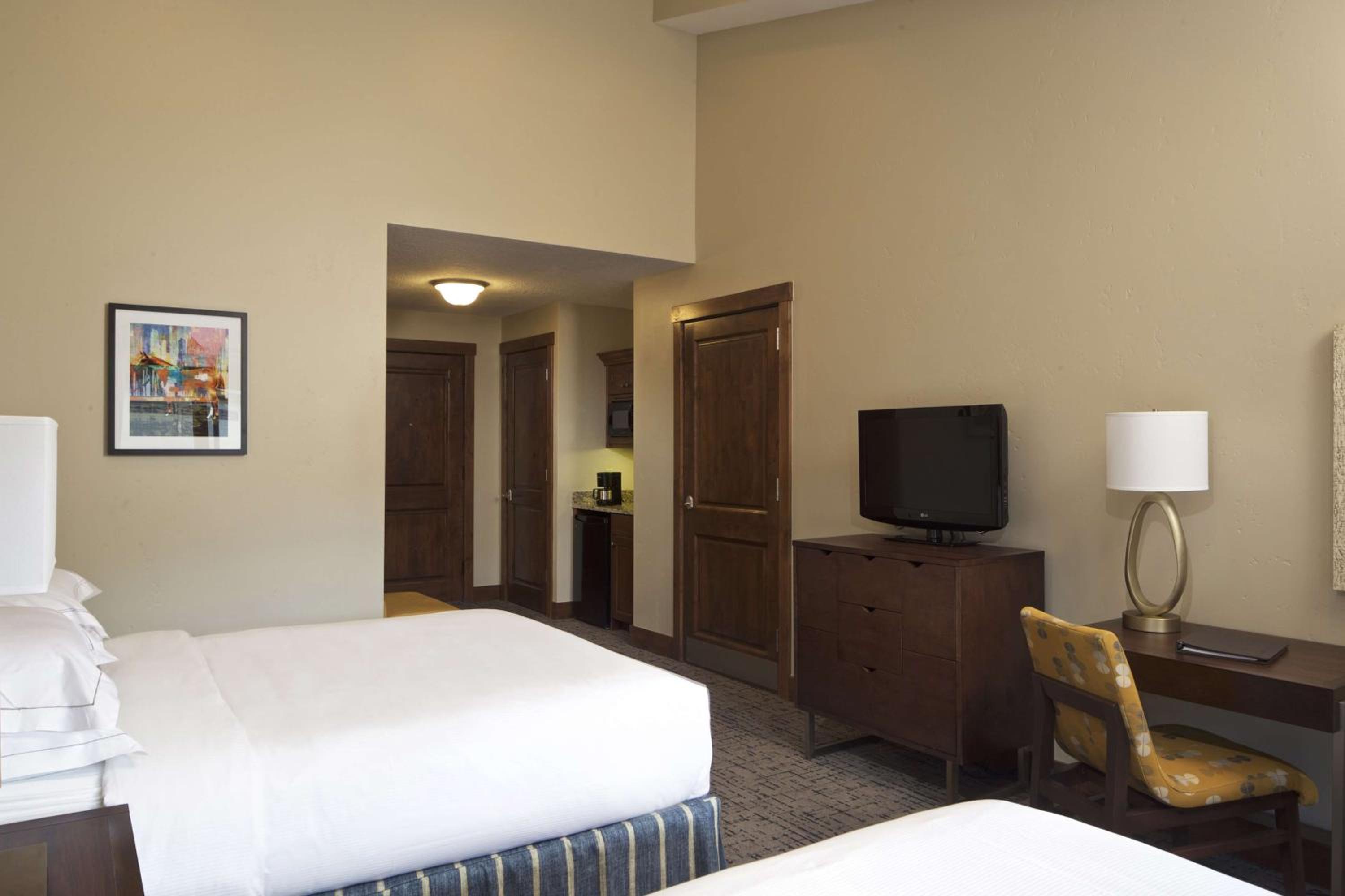 Premier Studio with One King or Two Queen Beds and Balcony