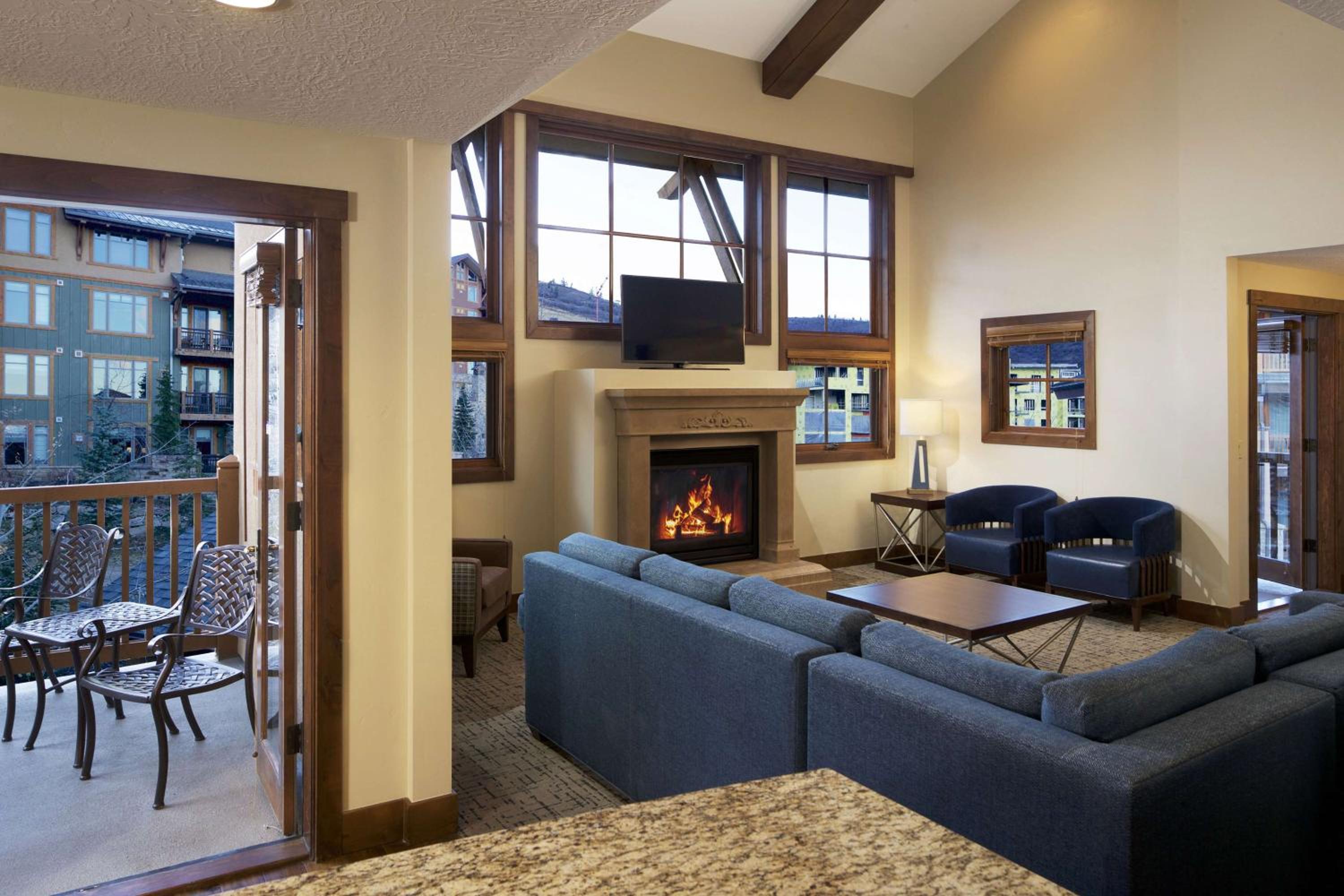 Four-Bedroom Premier Suite with Four King Beds and Sofa Bed photo 2