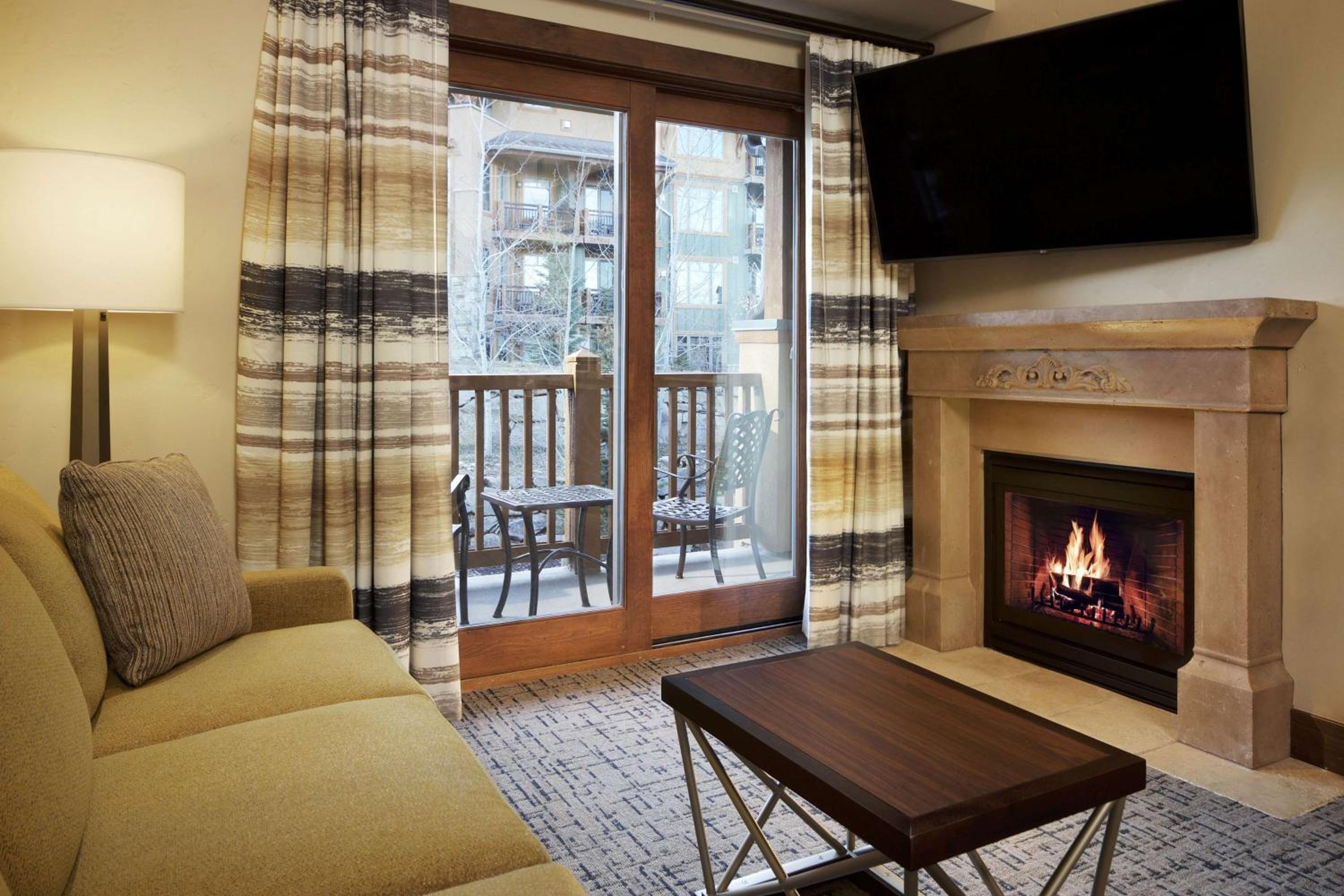 Queen Studio with Fireplace
