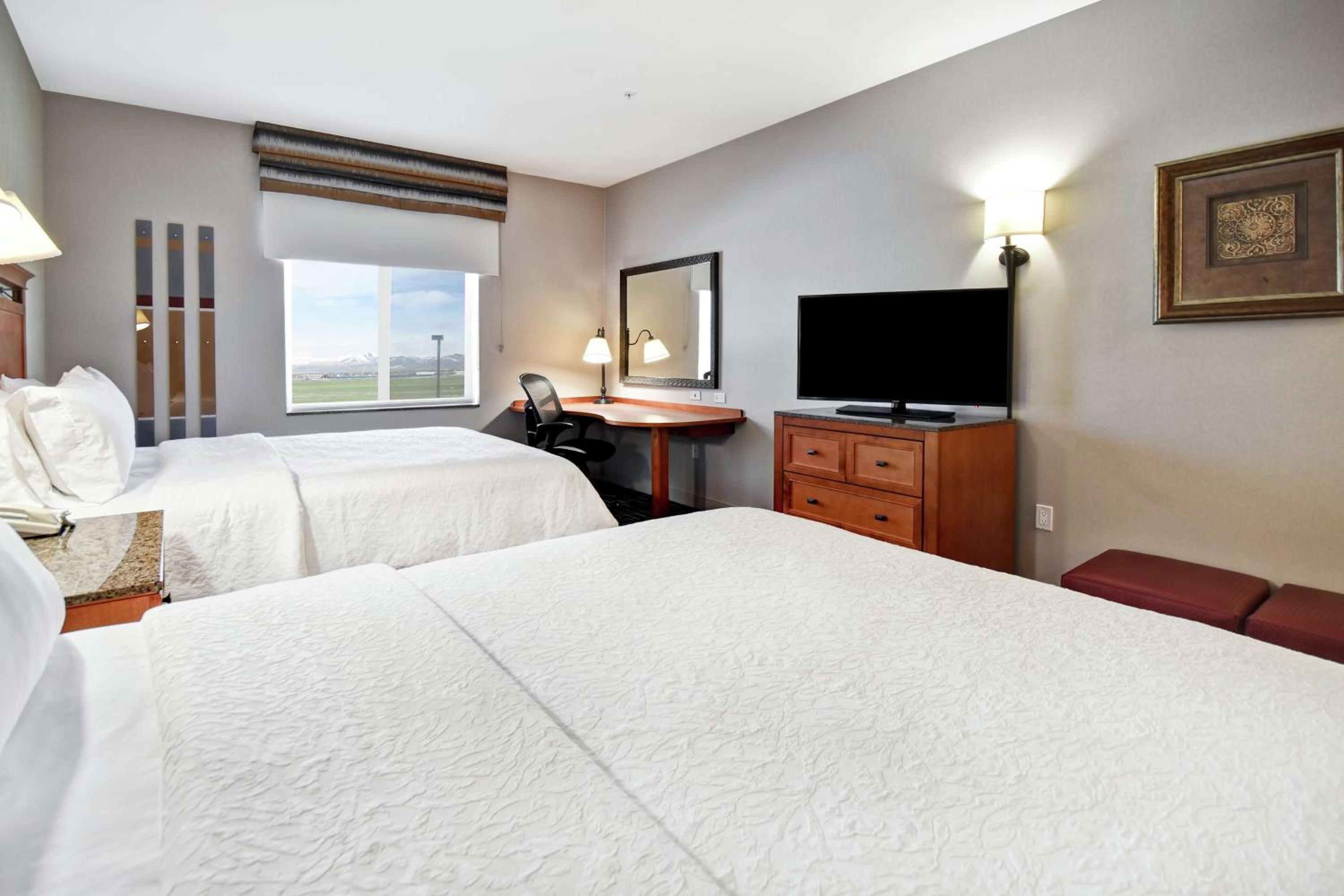 Room with Two Queen Beds - Non-Smoking photo 1