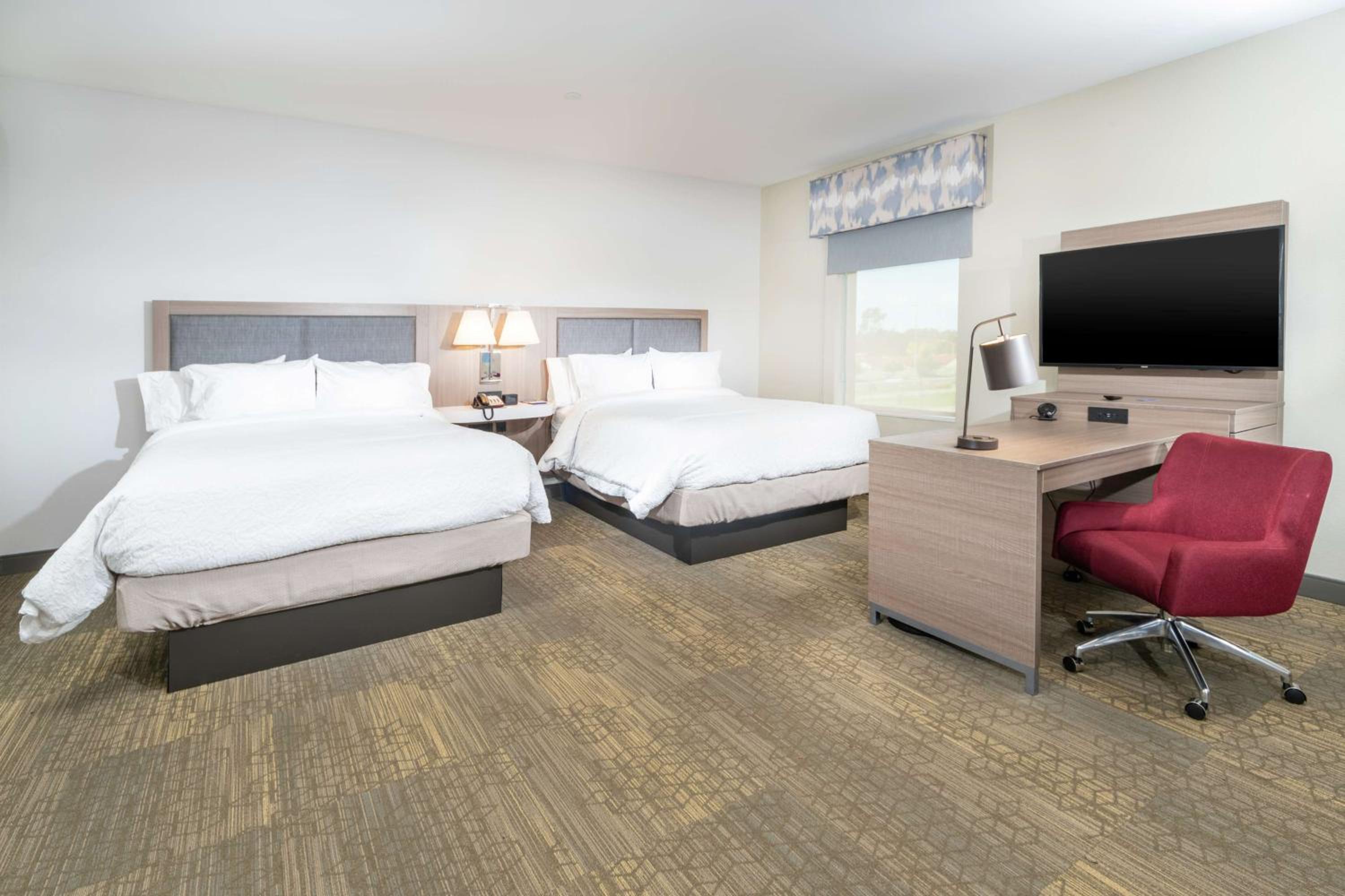Queen Studio Suite with Two Queen Beds - Non-Smoking - Photo 1
