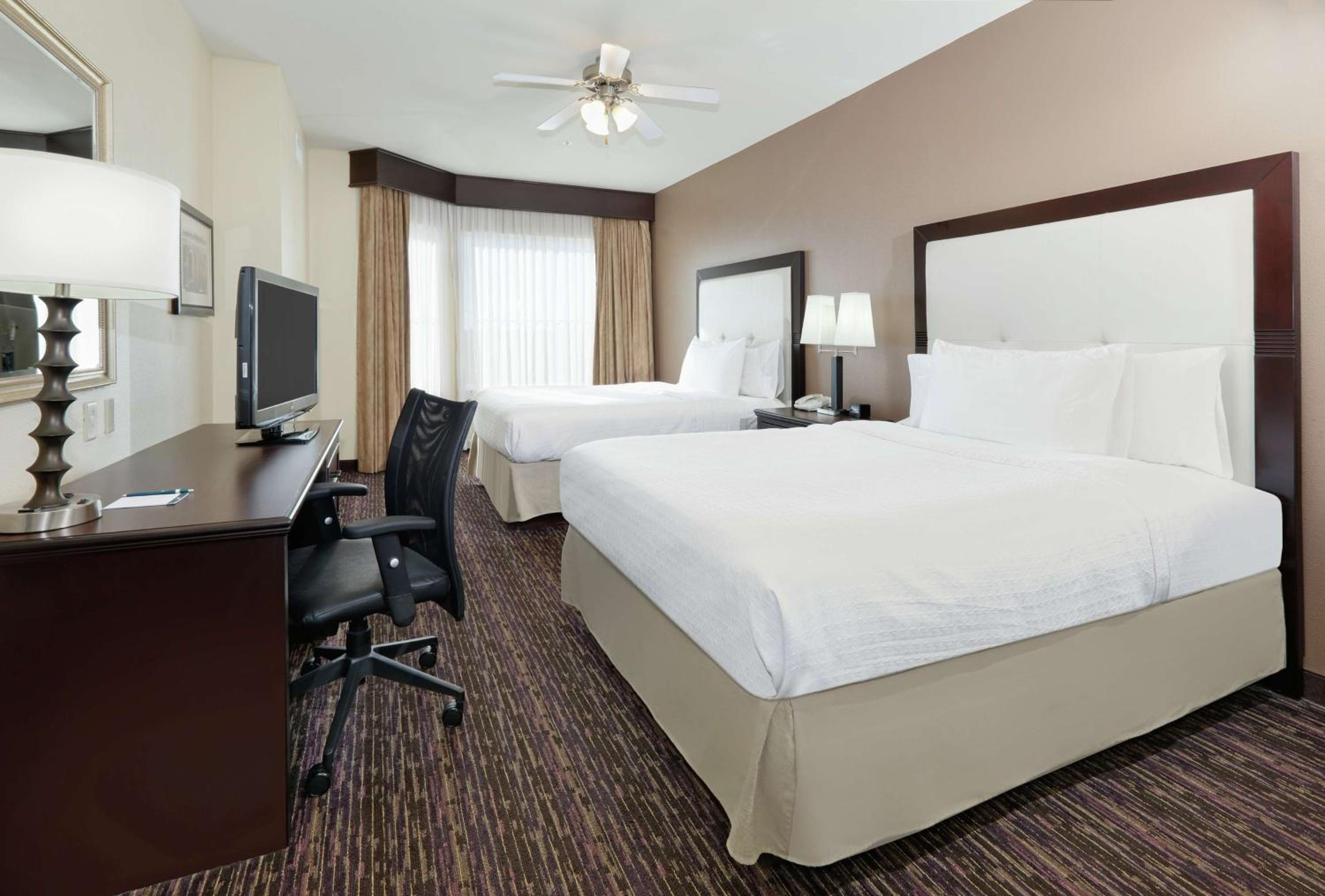 One-Bedroom Queen Suite with Two Queen Beds - Non-Smoking - Photo 1