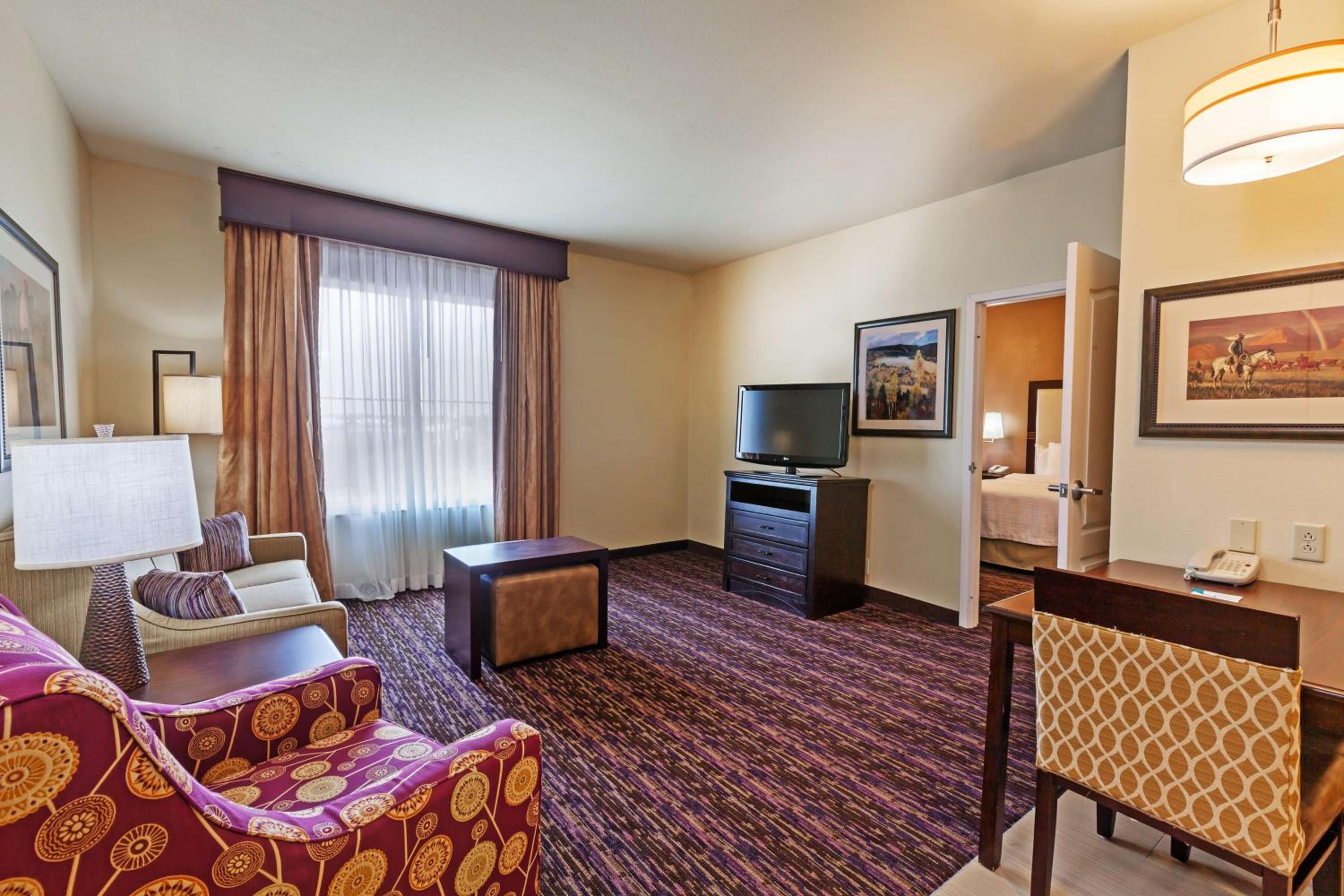 One-Bedroom King Suite - Non-Smoking - Photo 4
