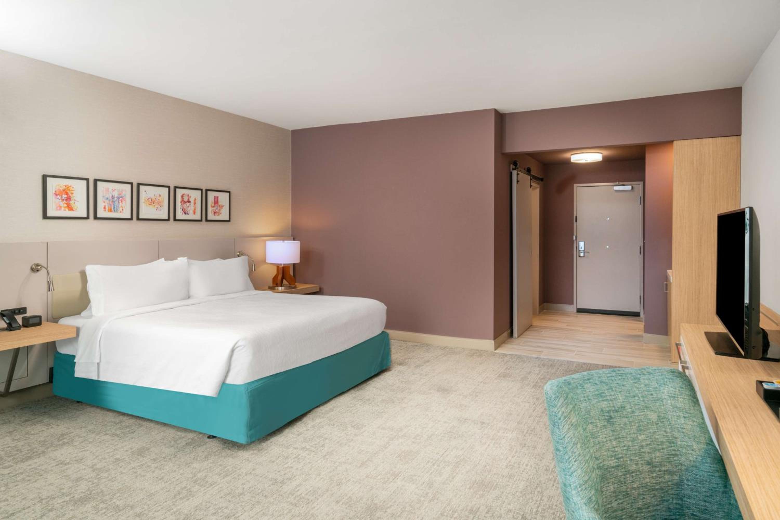 King Room - Hearing Access - Photo 3