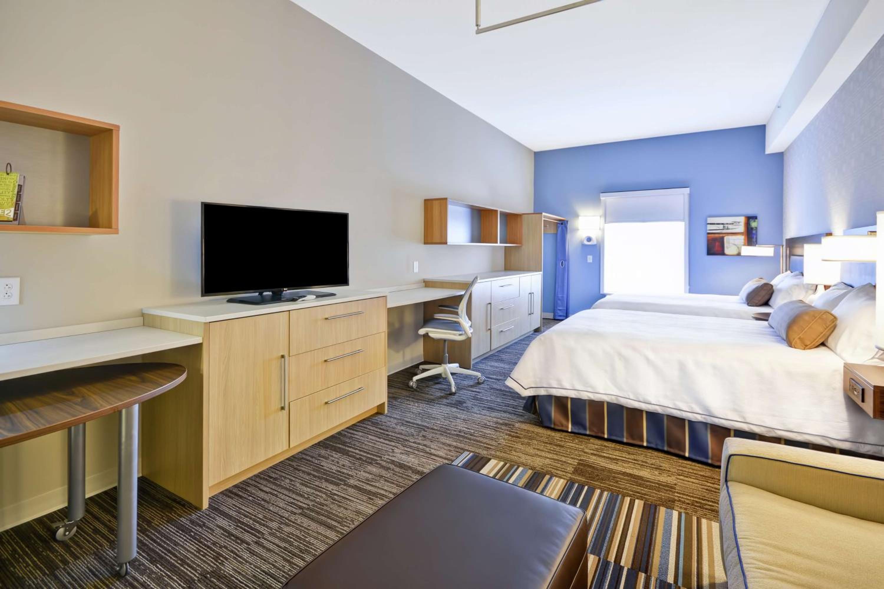 Queen Studio with Two Queen Beds - Non-Smoking