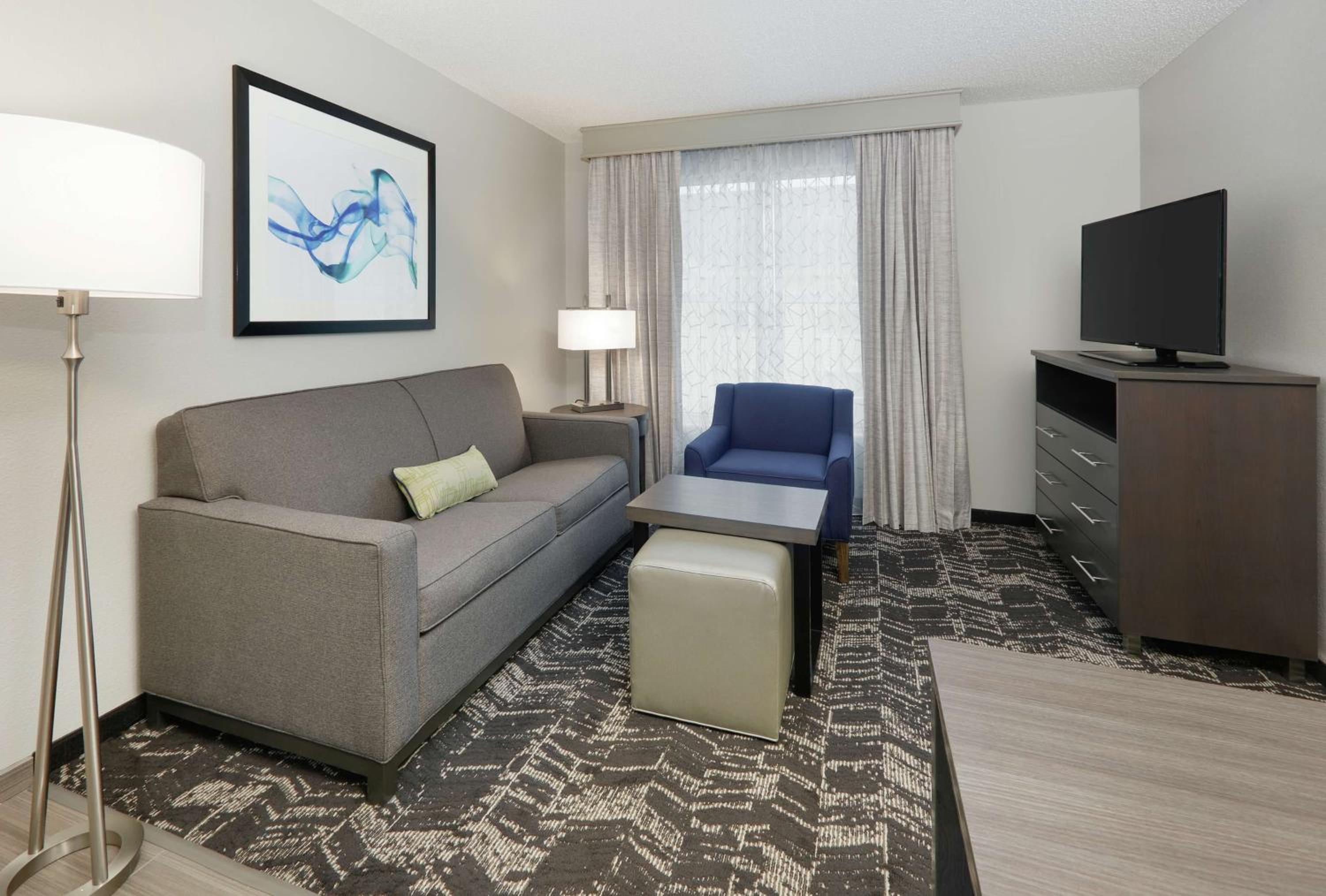 One-Bedroom King Suite - Non-Smoking - Photo 6