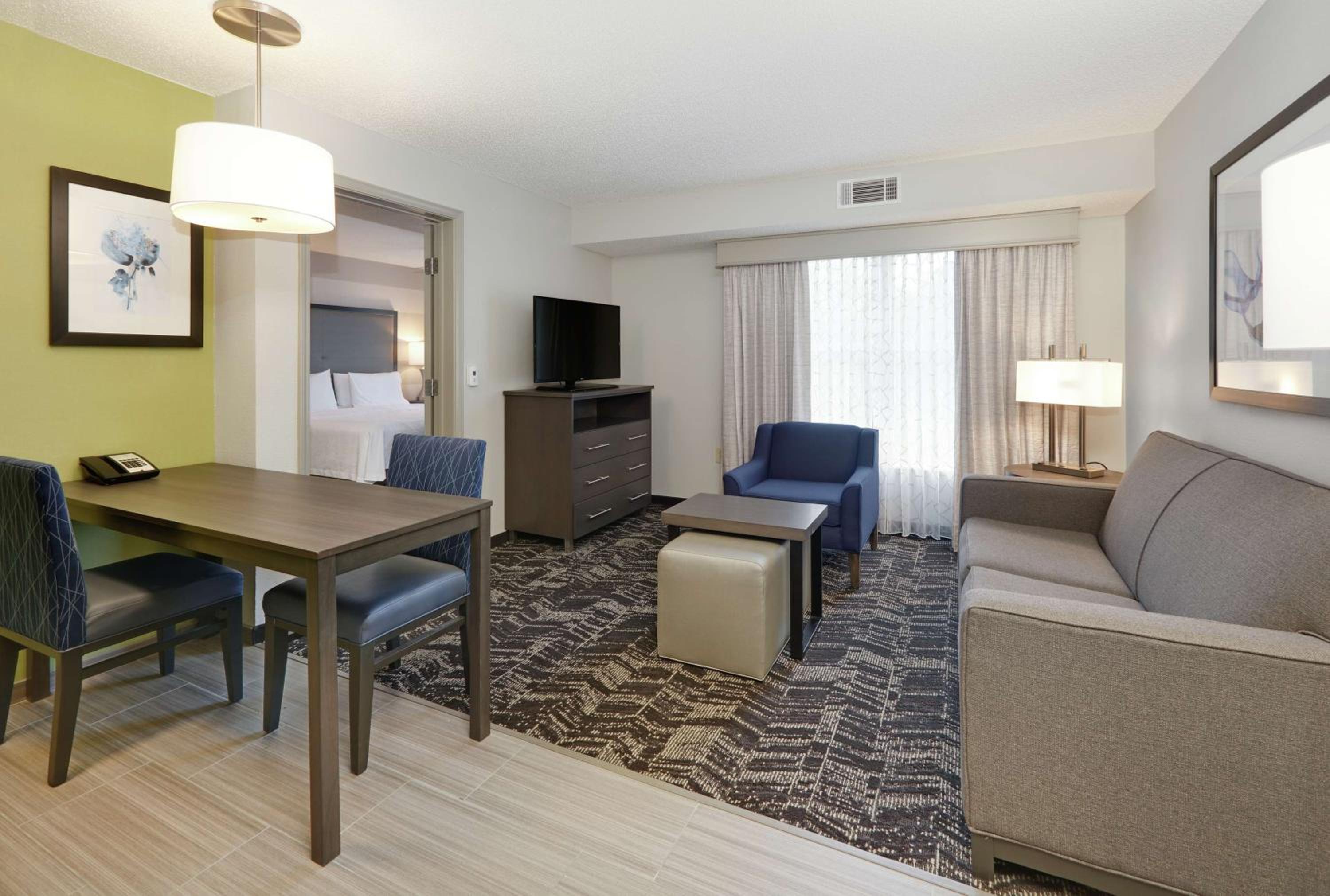 Two-Bedroom Suite - Hearing Accessible/Non-Smoking - Photo 3
