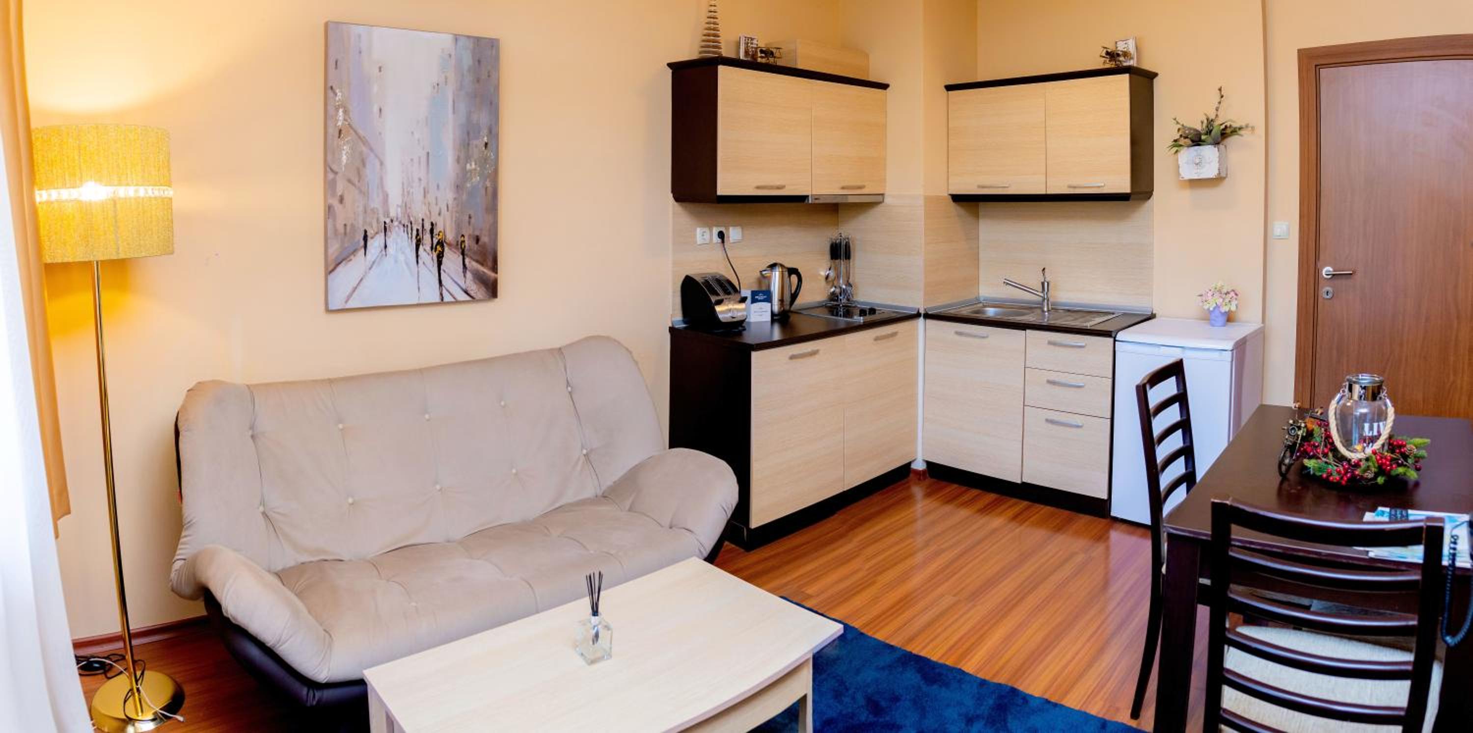 One-Bedroom Apartment photo 2