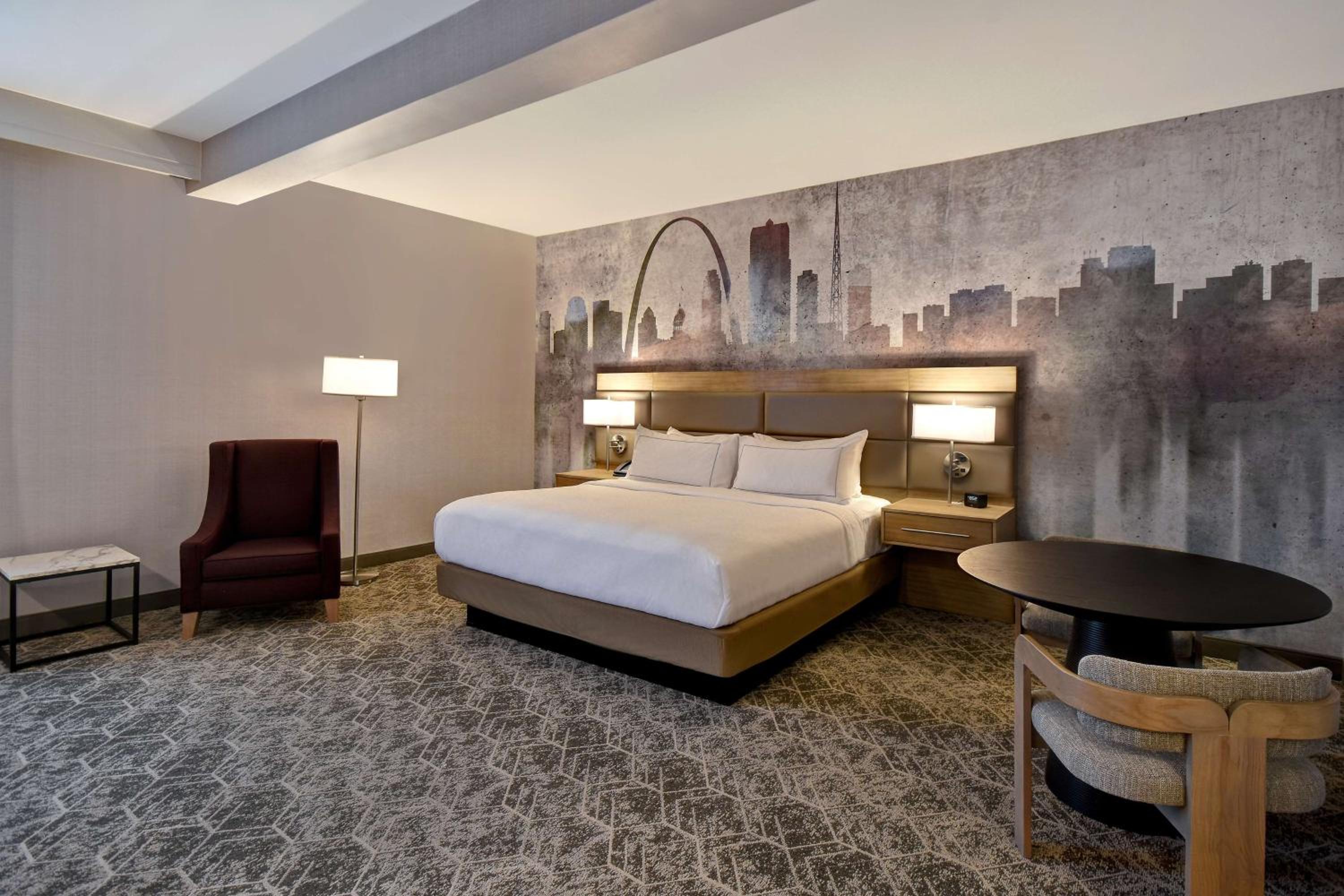Deluxe King Room - Photo 1
