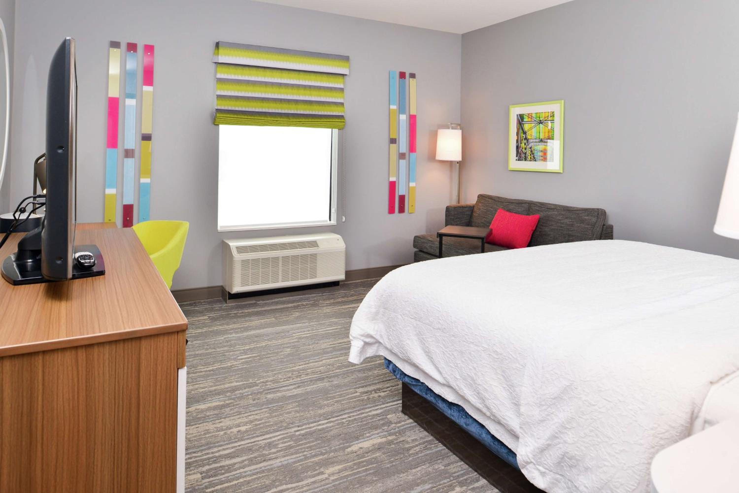 King Room - Hearing Access/Non-Smoking