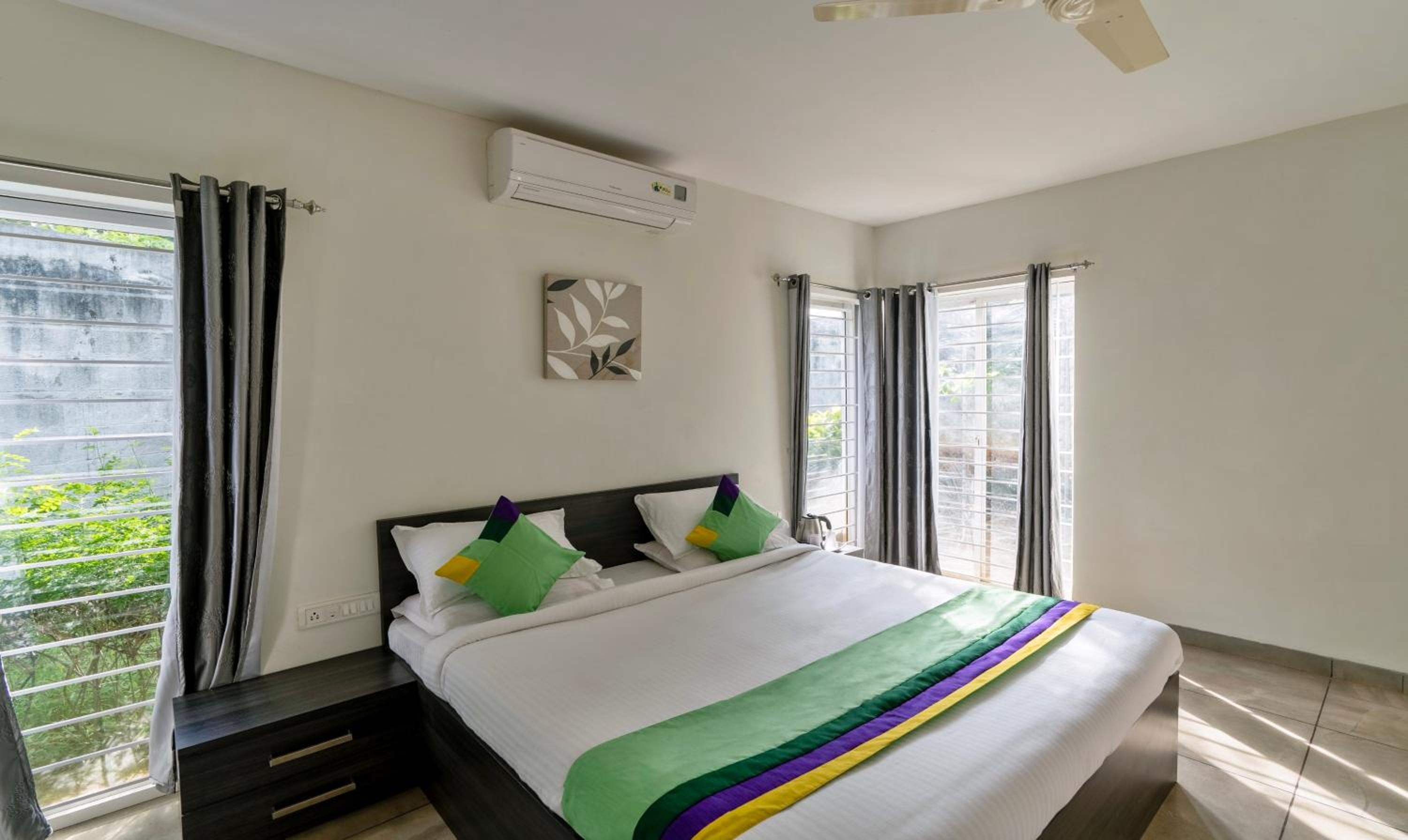 Spacious Premium Room photo 1