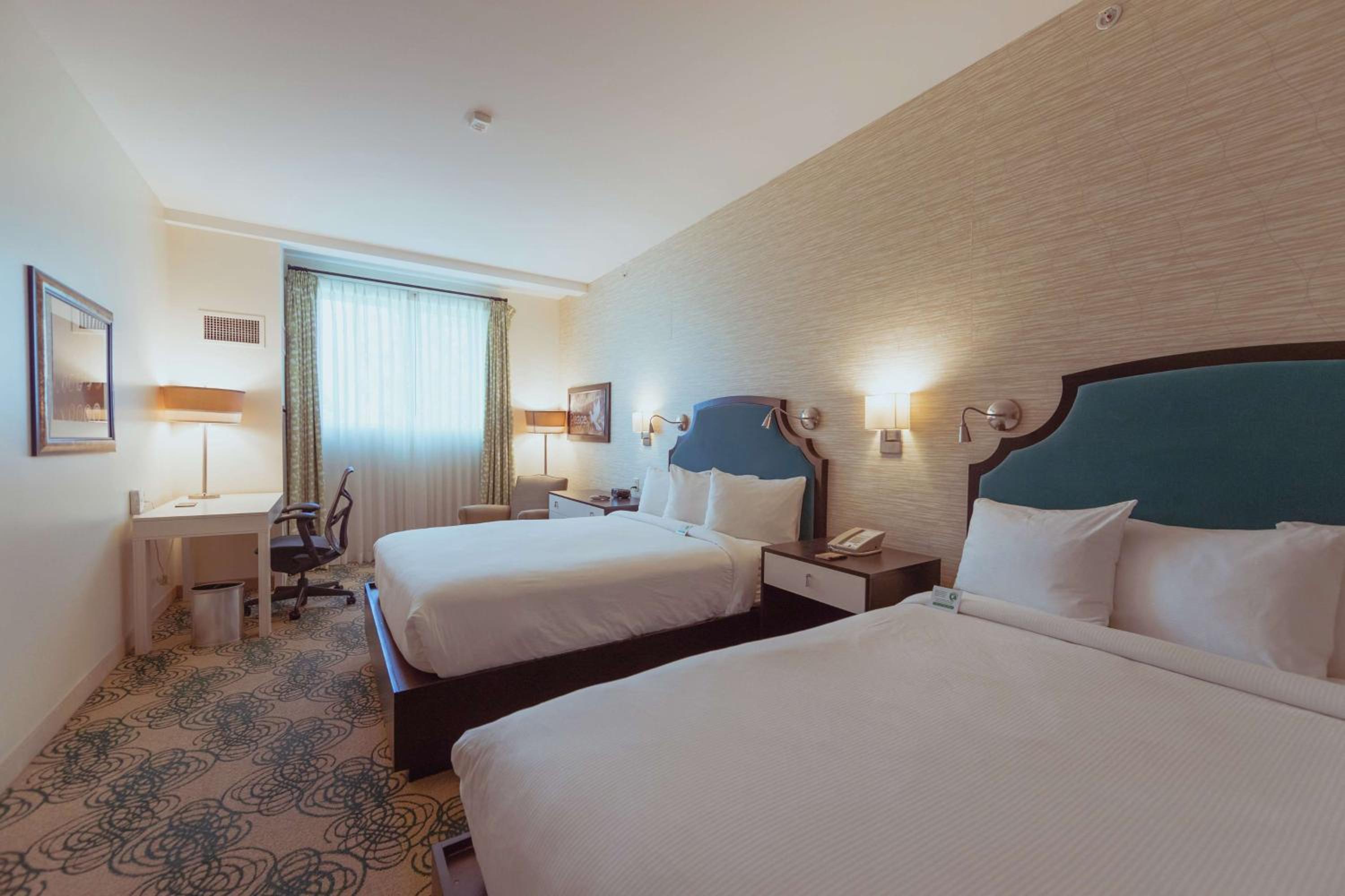 Queen Room with Two Queen Beds - Photo 3