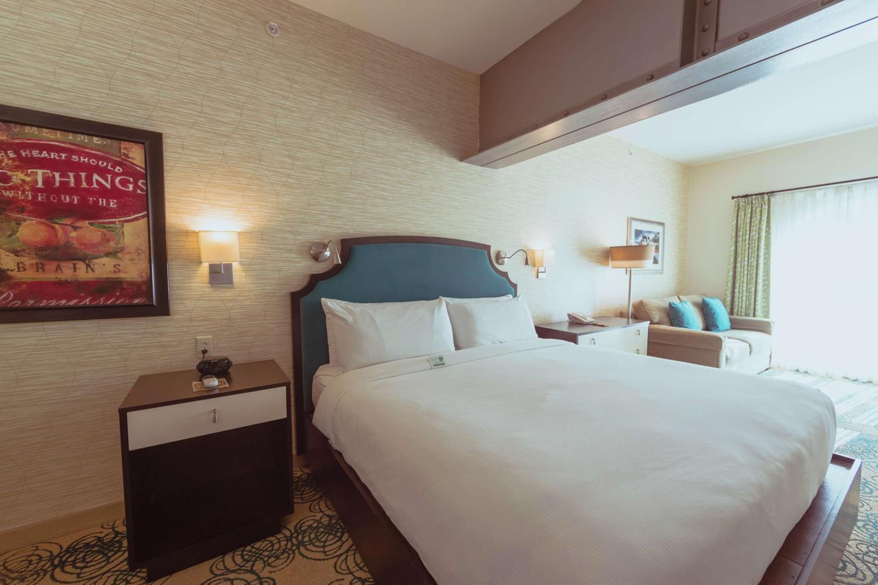 King Room with Sofa Bed - Non-Smoking - Photo 6