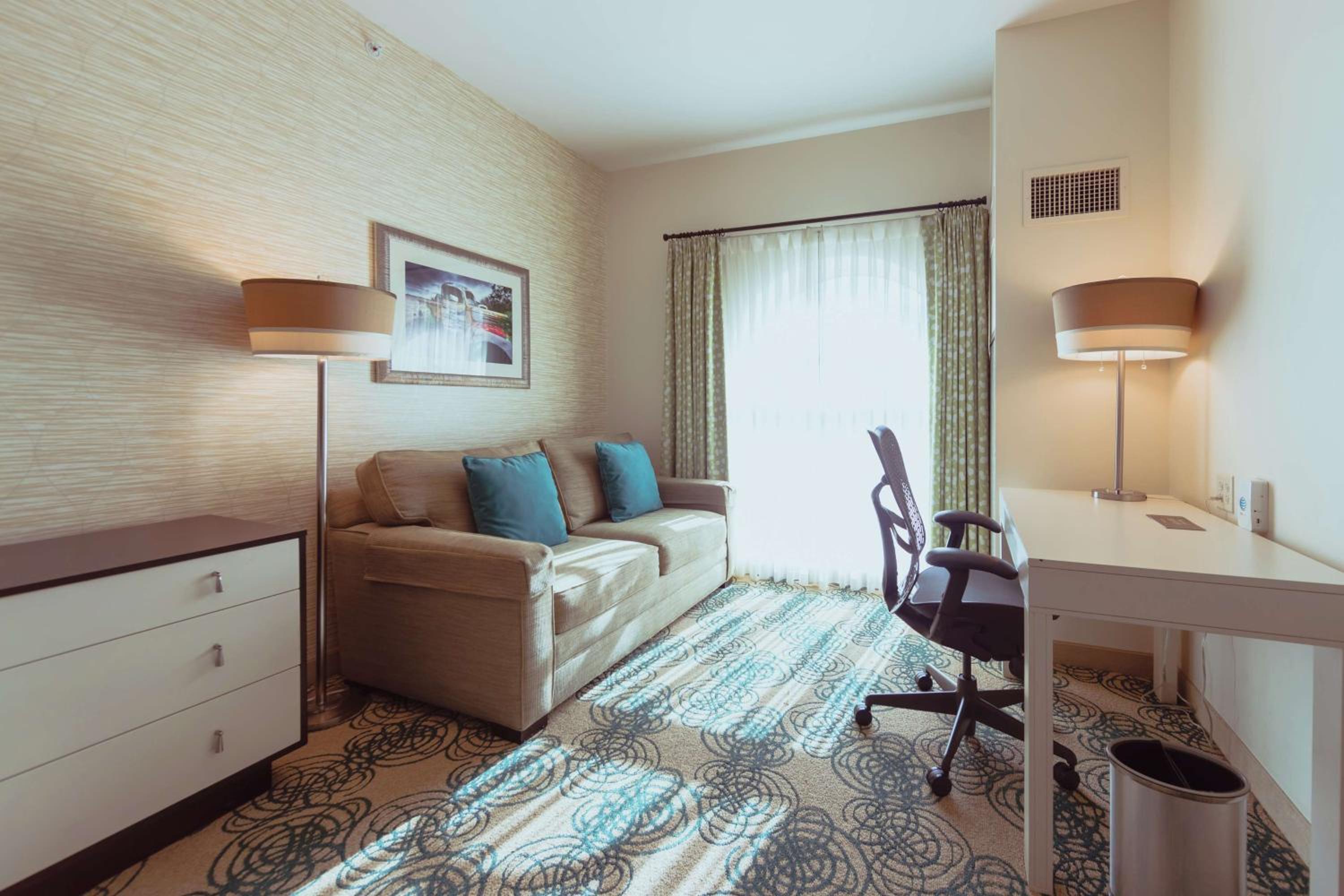 King Room with Sofa Bed - Non-Smoking - Photo 3