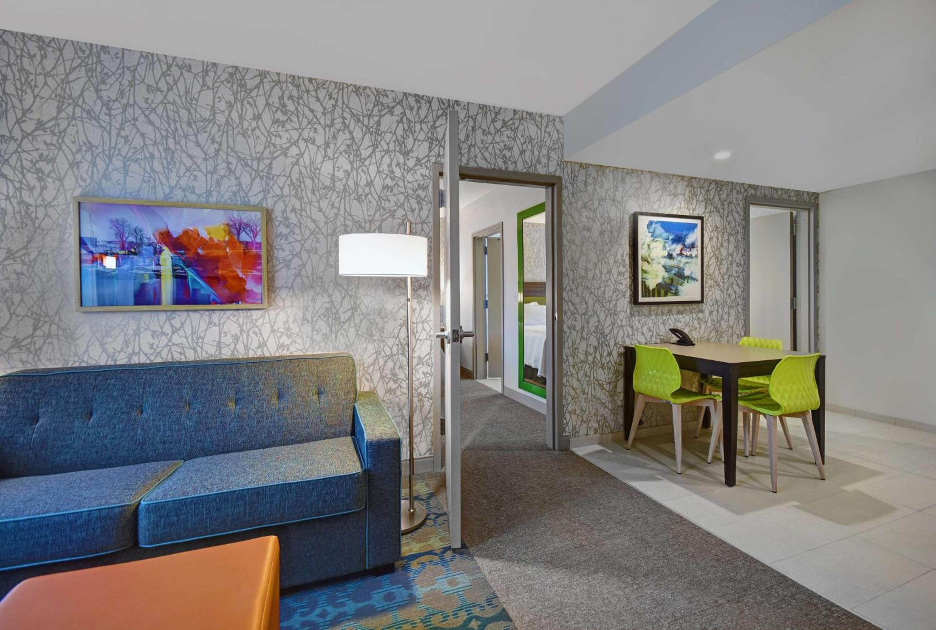 One-Bedroom King Suite - Non-Smoking - Photo 2