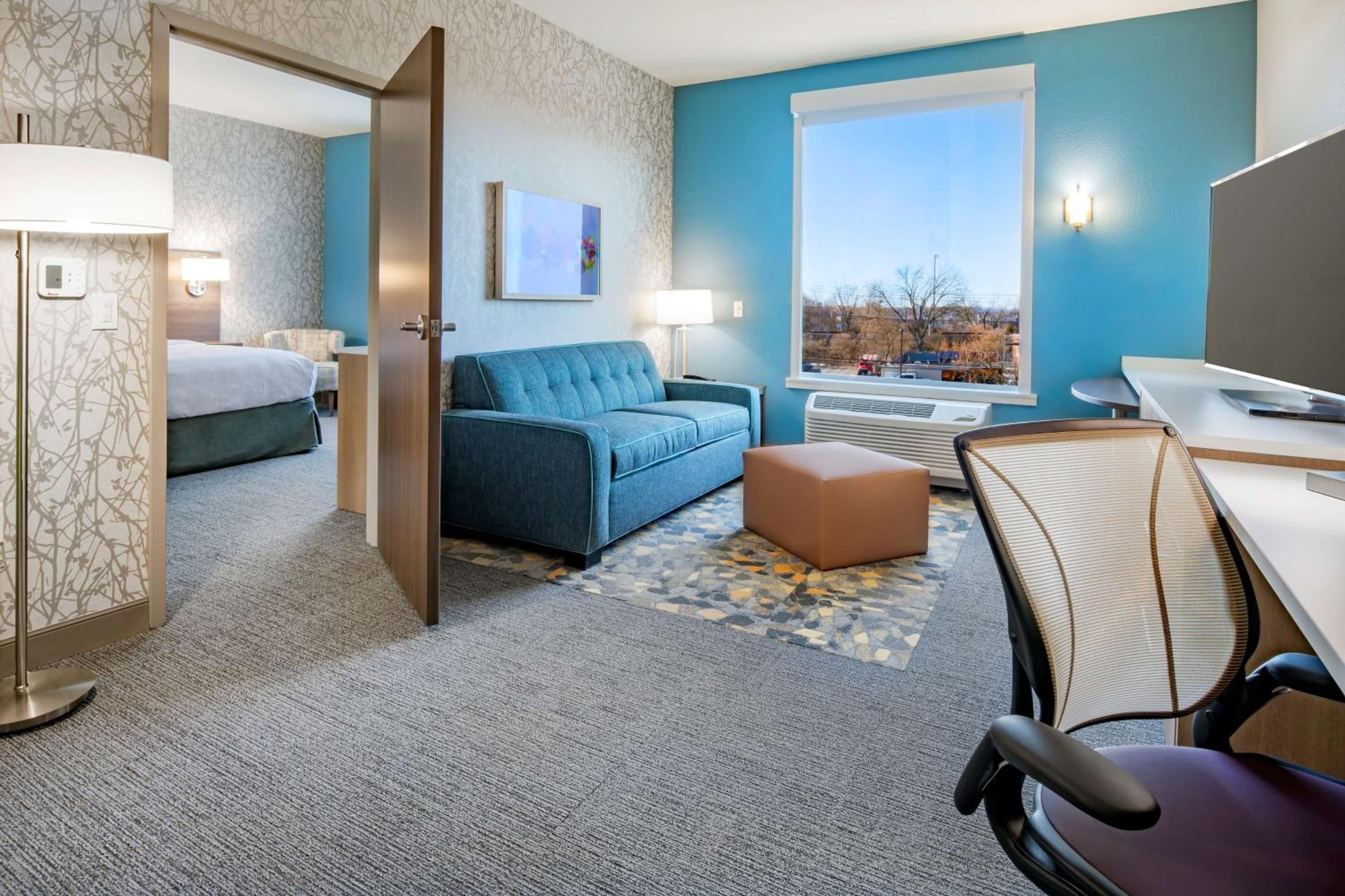 One-Bedroom Queen Suite - Non-Smoking photo 1
